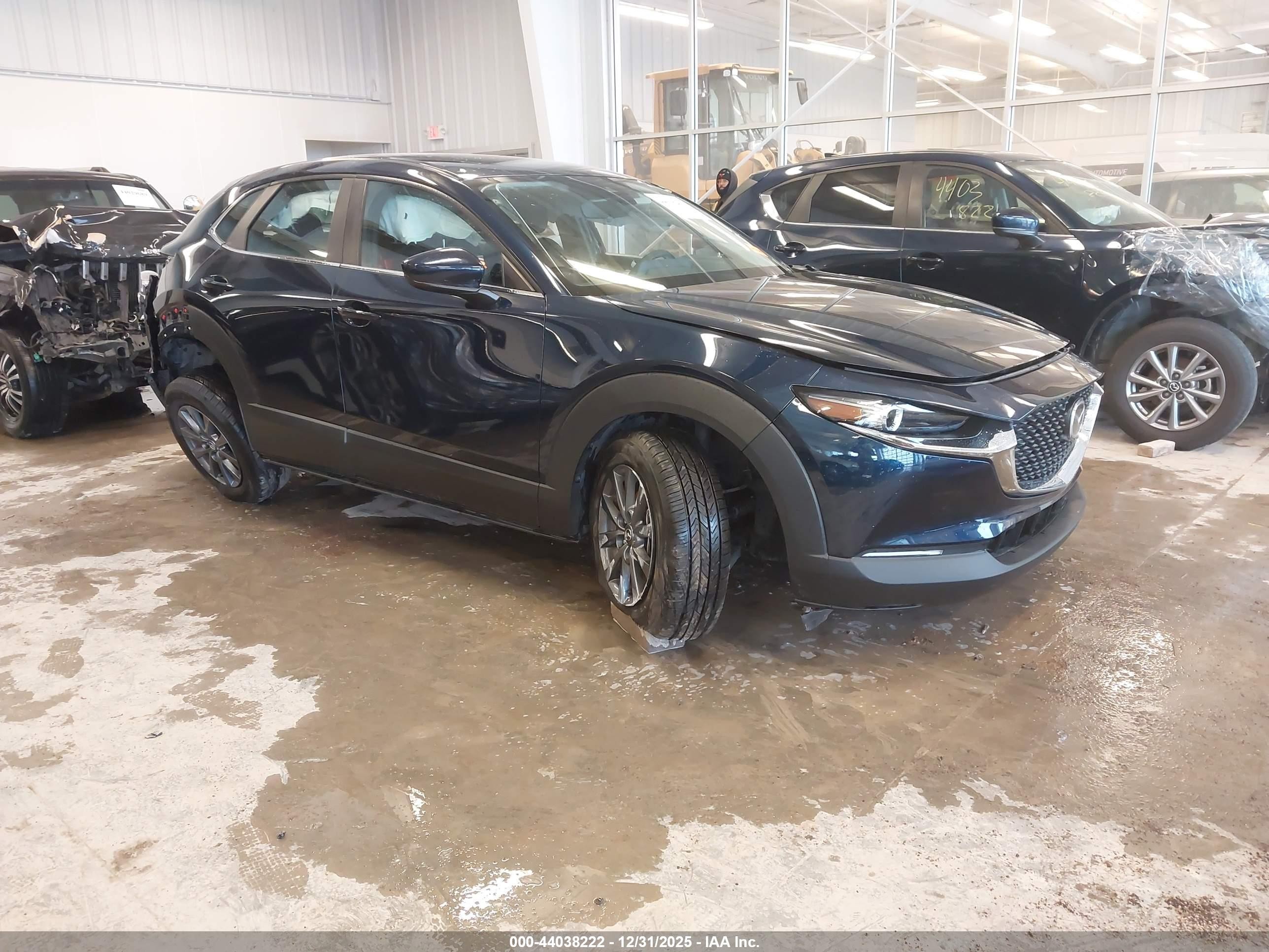 2021 Mazda CX-30 S, VIN 3MVDMBALXMM263379 — Side