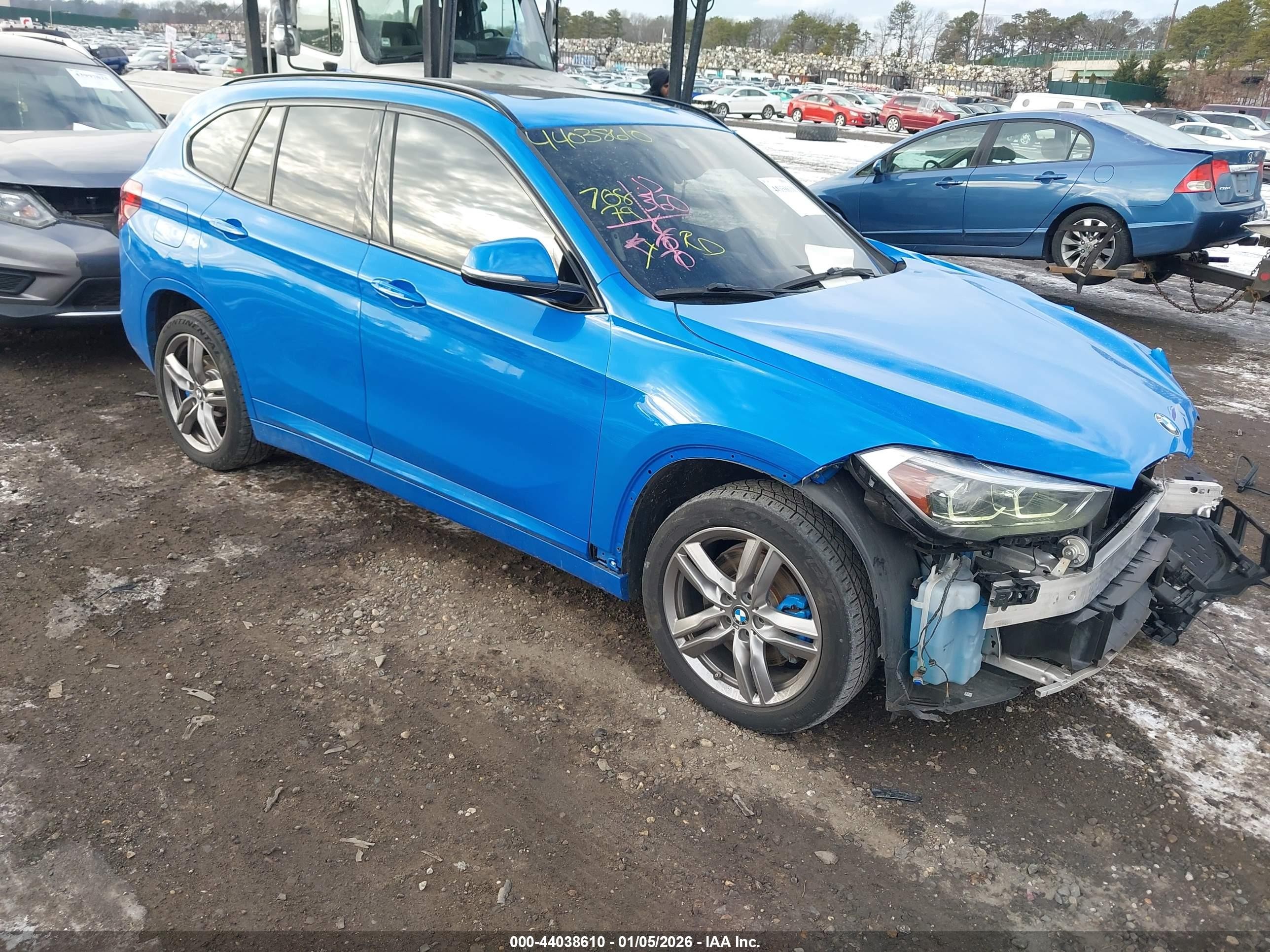 2021 BMW X1 xDrive28i, VIN WBXJG9C06M5T32097 — Front end