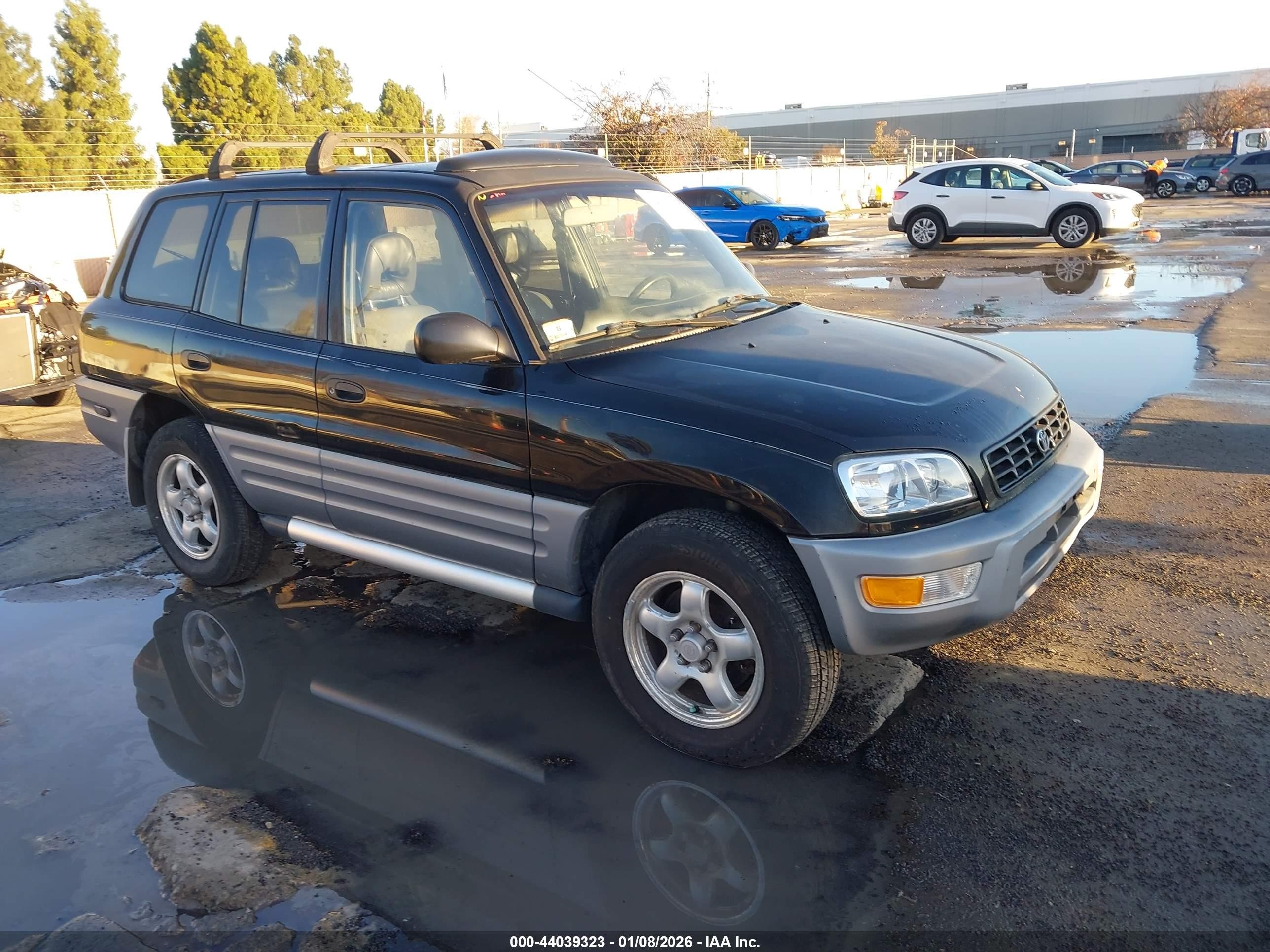 1998 Toyota RAV4, VIN JT3GP10V9W7035345 — Rear end