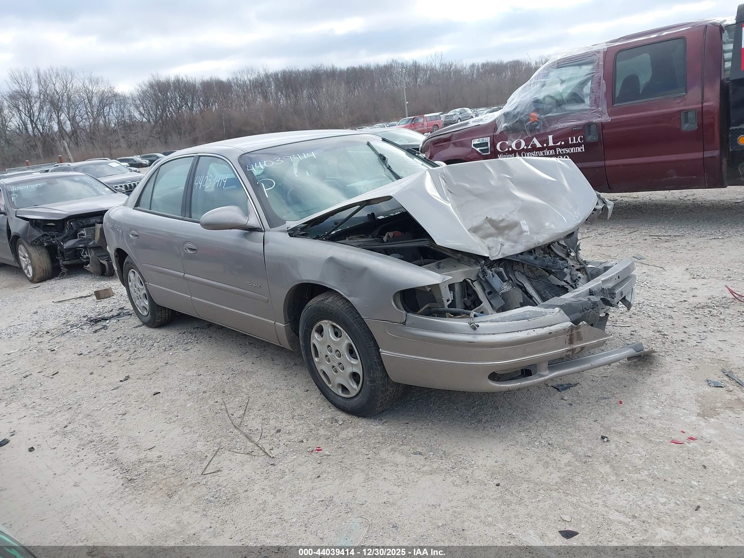 1999 Buick Regal LS, VIN 2G4WB52K0X1440634 — Перед