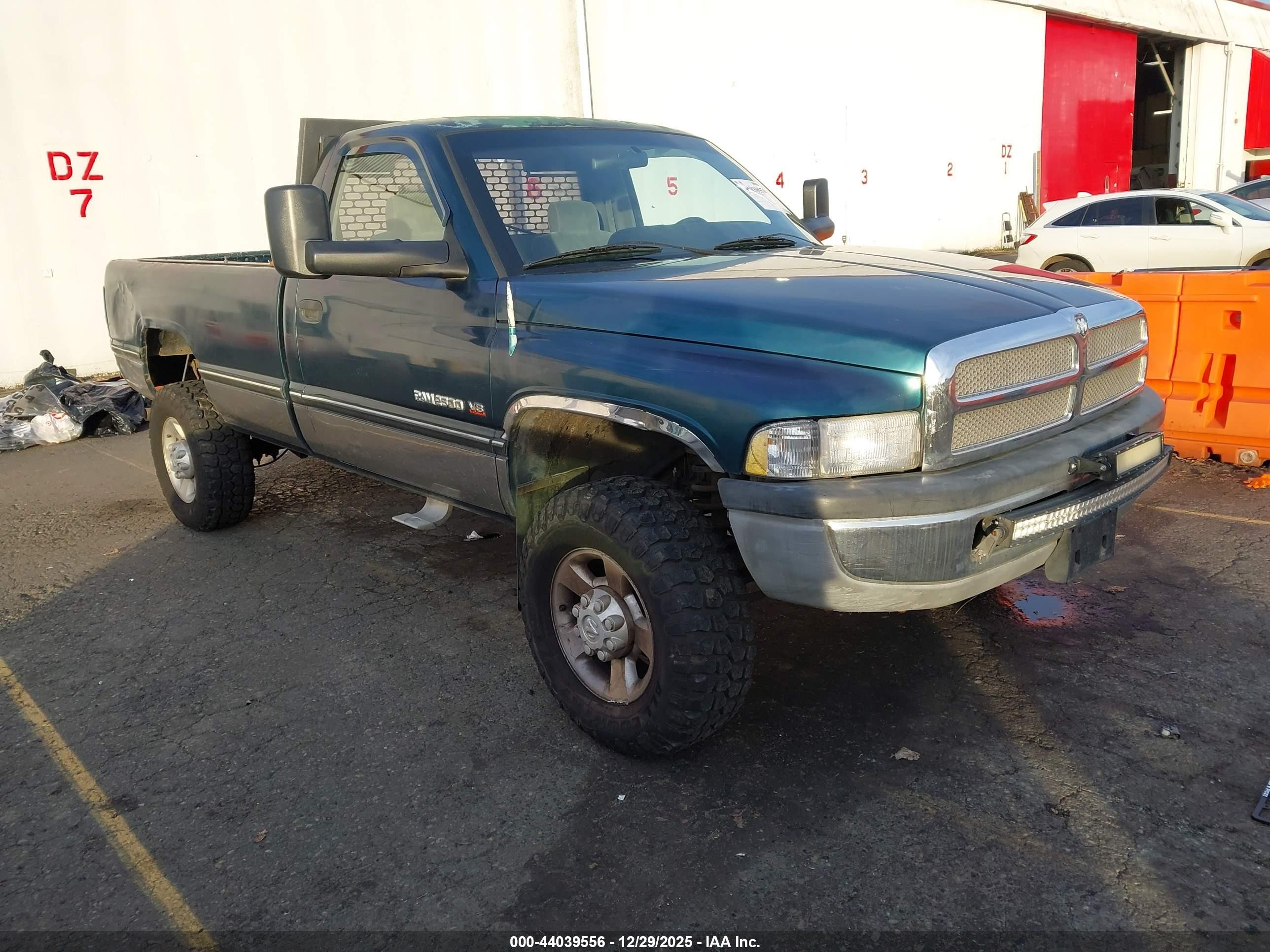 1995 Dodge 2500, VIN 1B7KF26ZXSS210721 — Rear end
