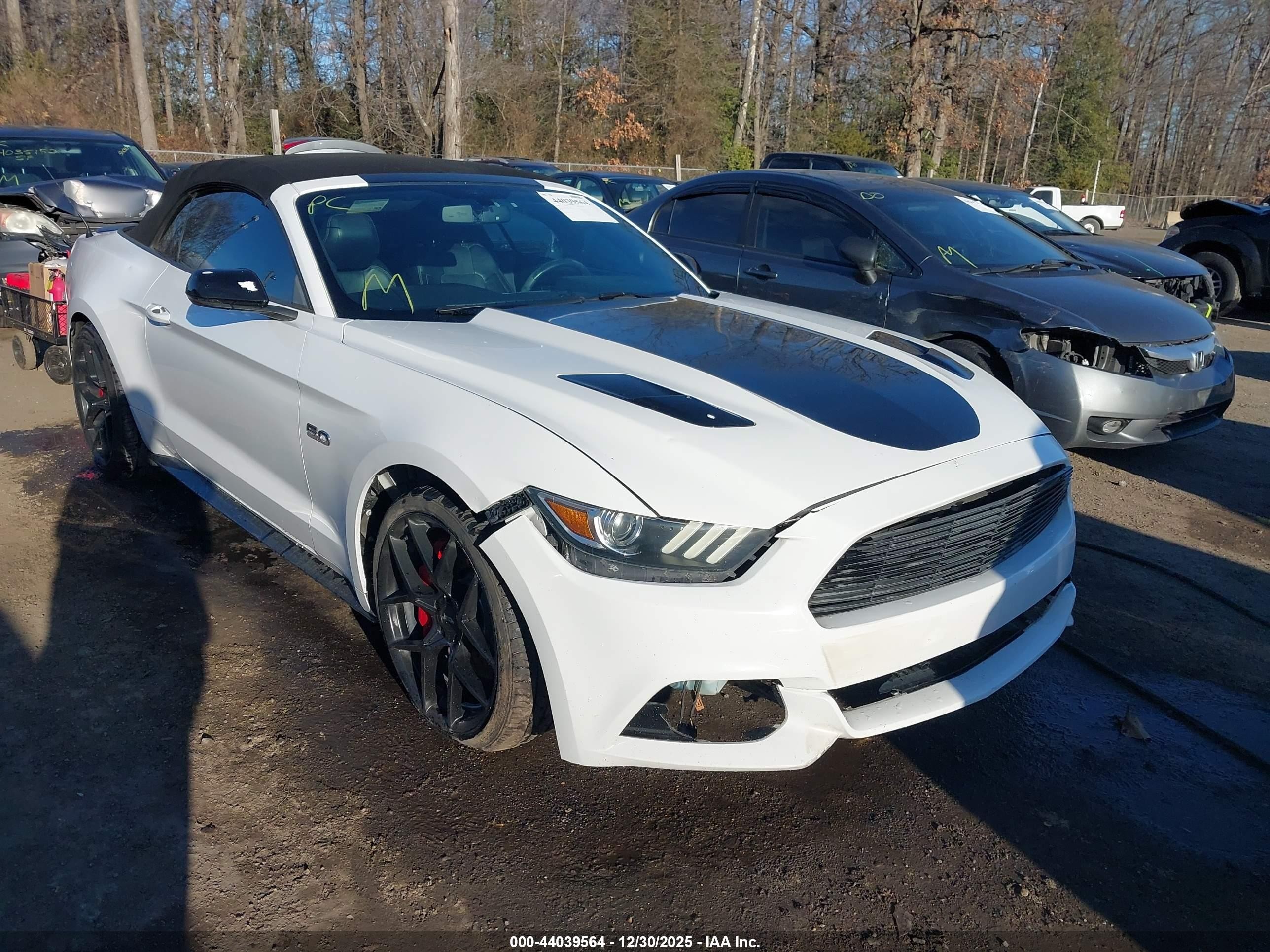 2016 Ford Mustang GT Premium, VIN 1FATP8FF4G5212261 — Front end