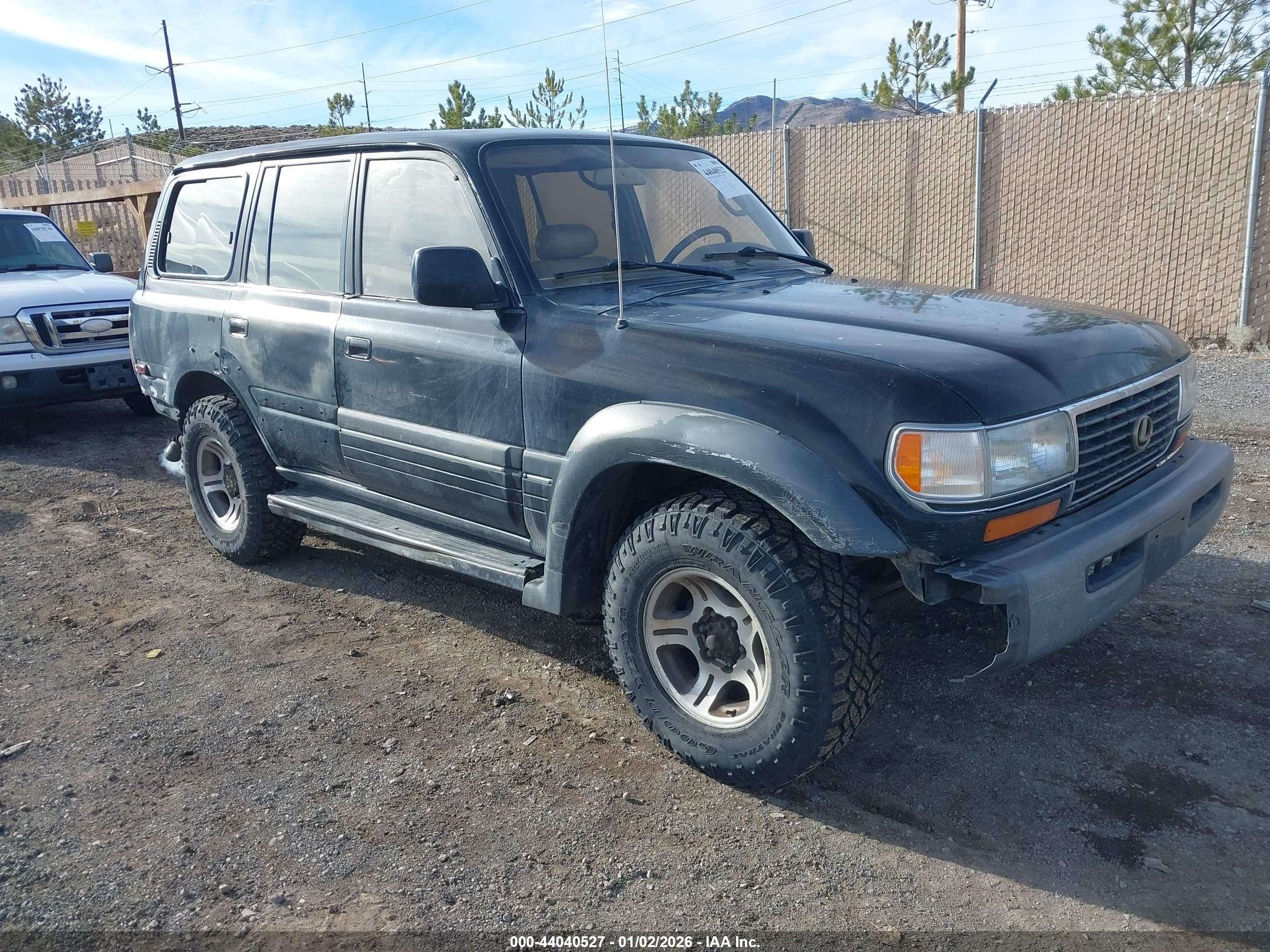 1997 Lexus LX 450, VIN JT6HJ88JXV0160834 — Rear end