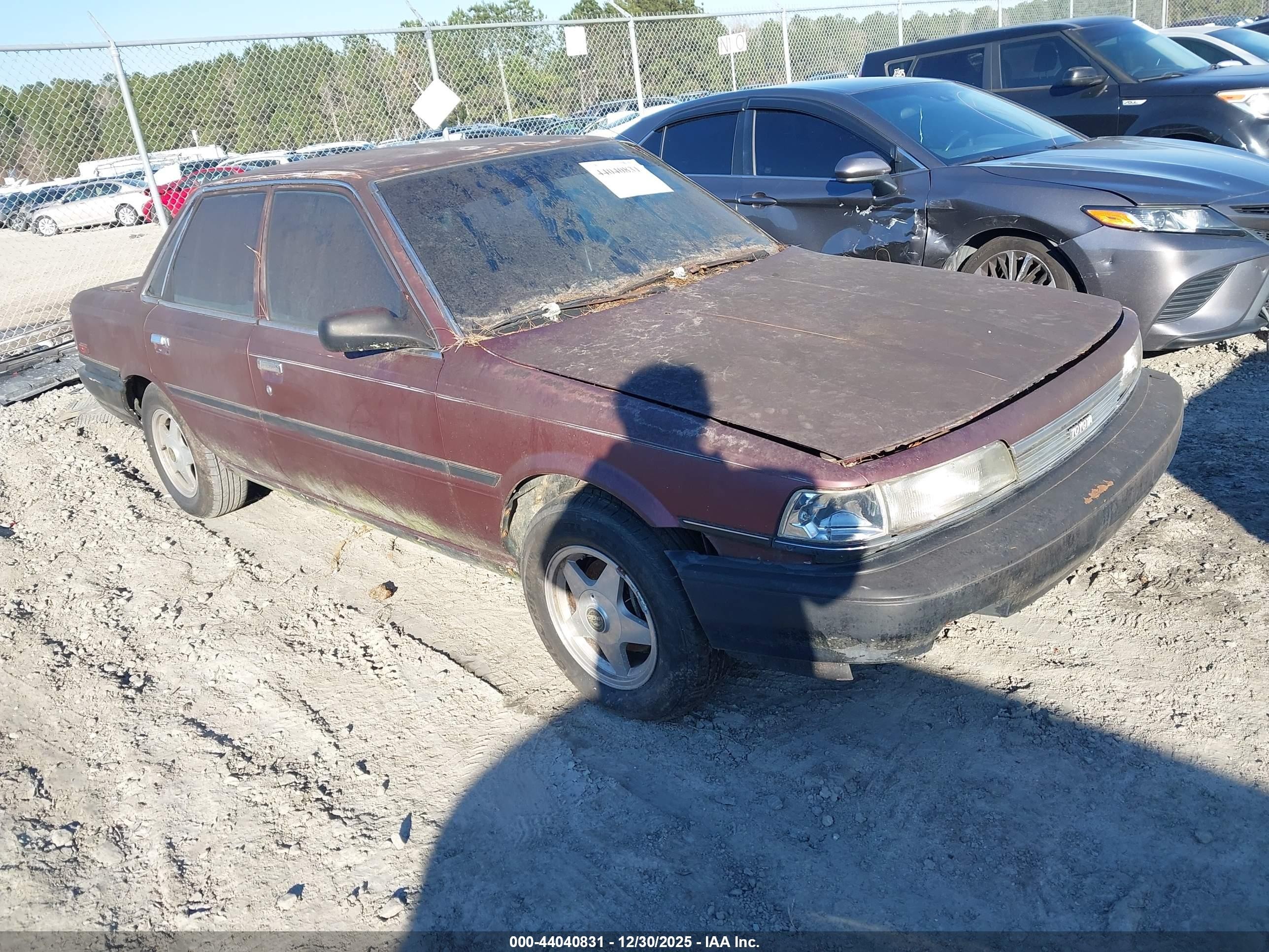 1989 Toyota Camry, VIN 4T1SV24E2KU022181 — Front end