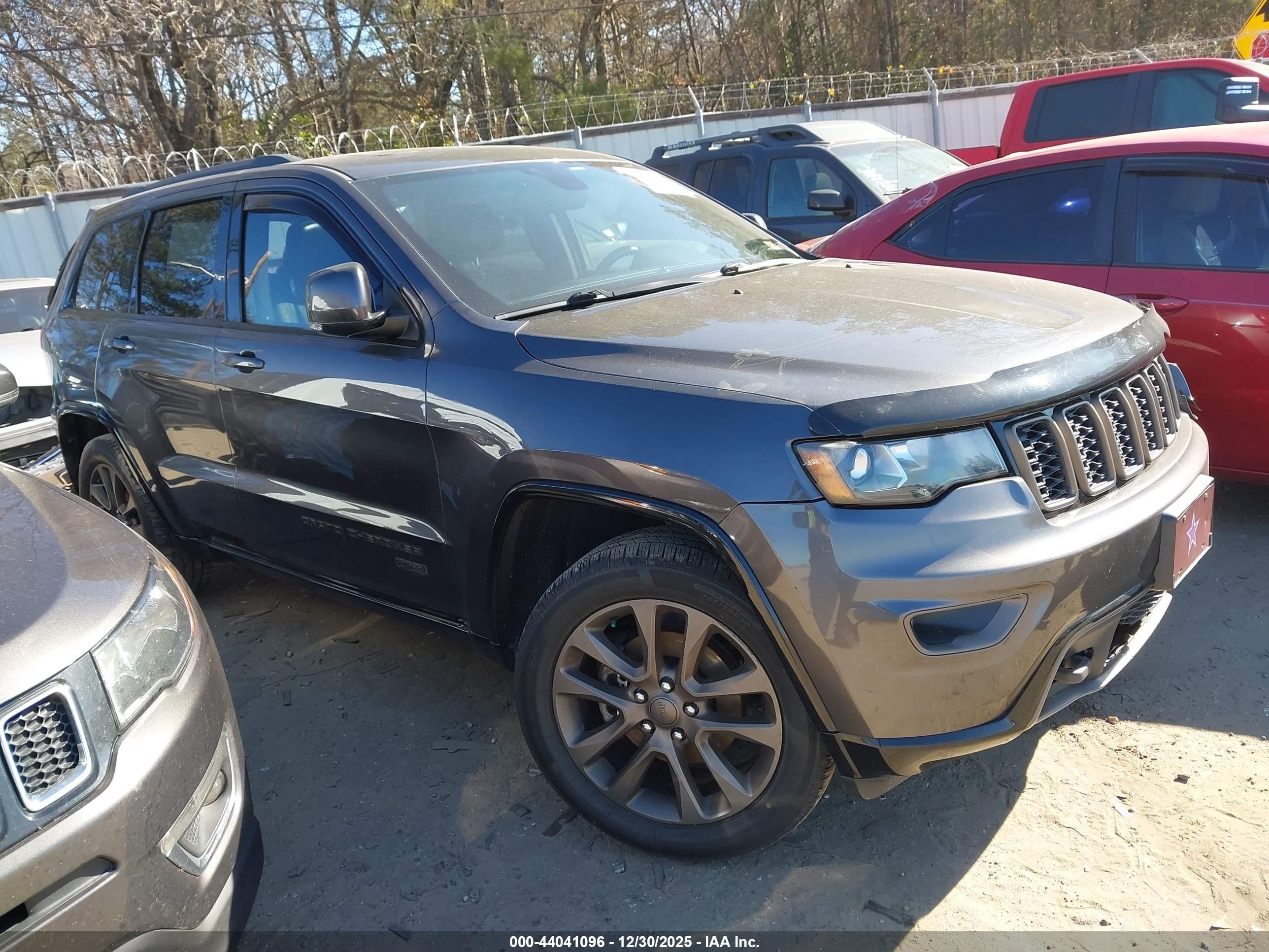 2016 Jeep Grand Cherokee Limited, VIN 1C4RJFBG4GC426851 — Rear end