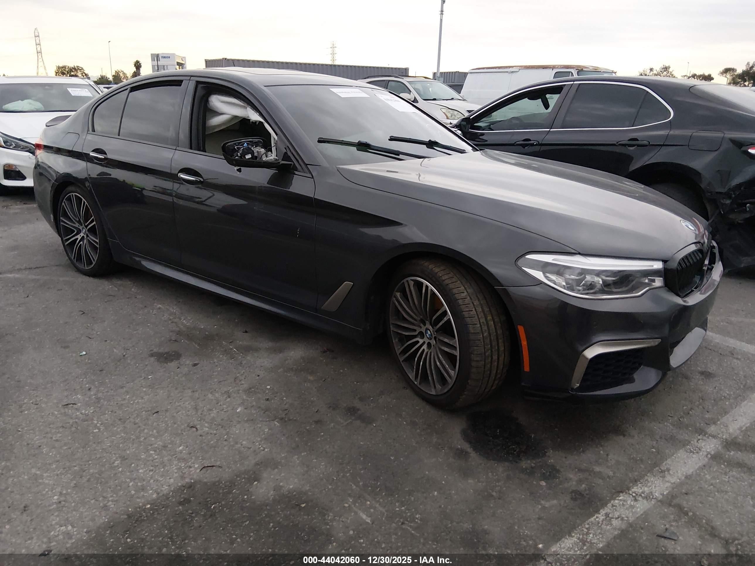 2018 BMW 5 Series M550i xDrive, VIN WBAJB9C5XJB034766 — Front end