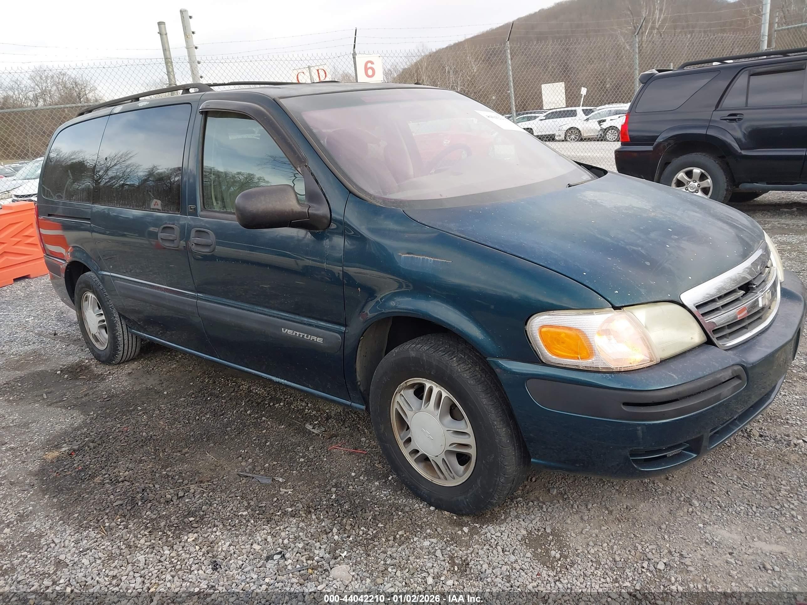 2001 Chevrolet Venture LS Y3G Mobility, VIN 1GNDX03E51D286496 — Front end