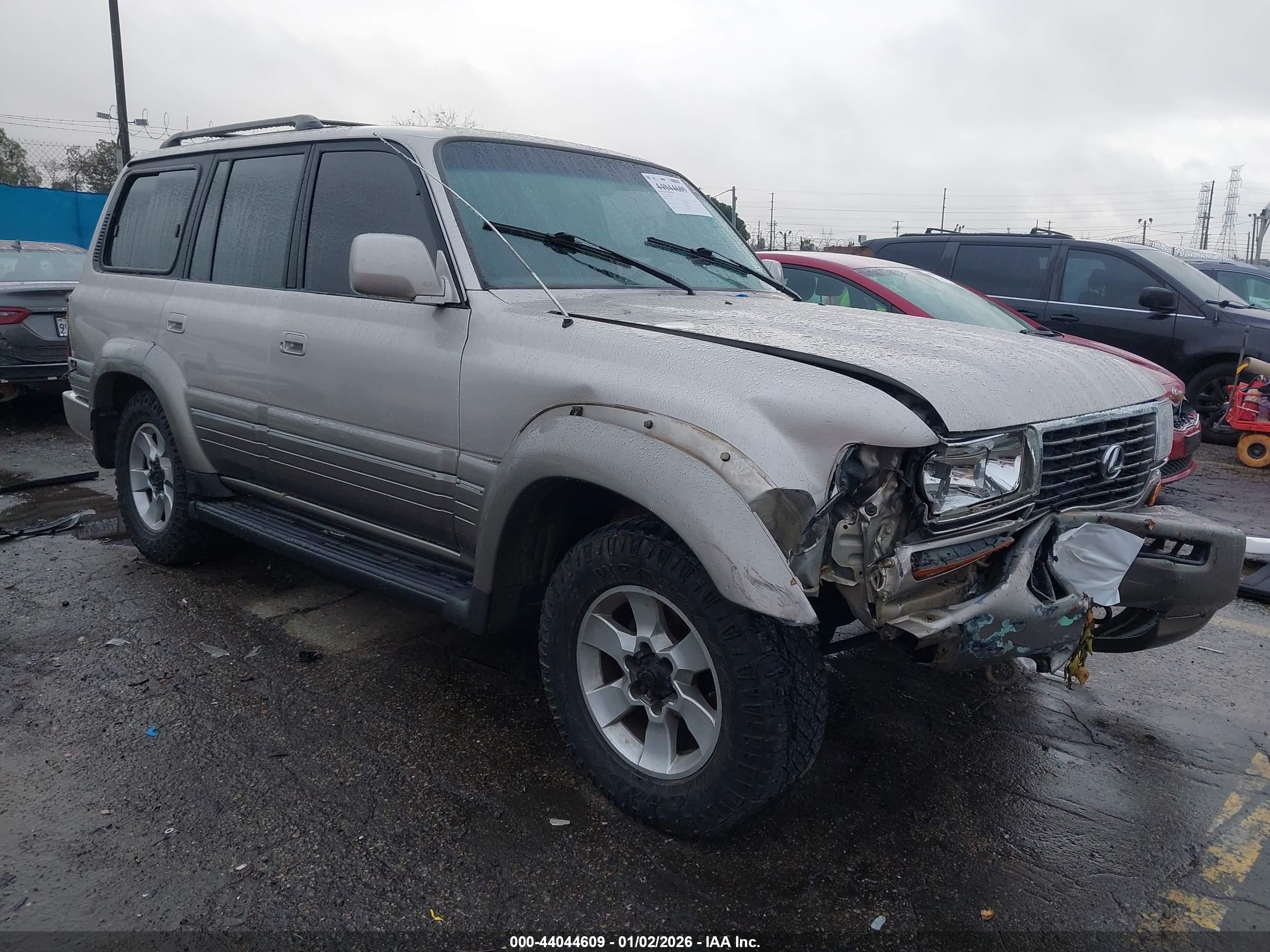 1996 Lexus LX 450, VIN JT6HJ88J4T0148241 — Side