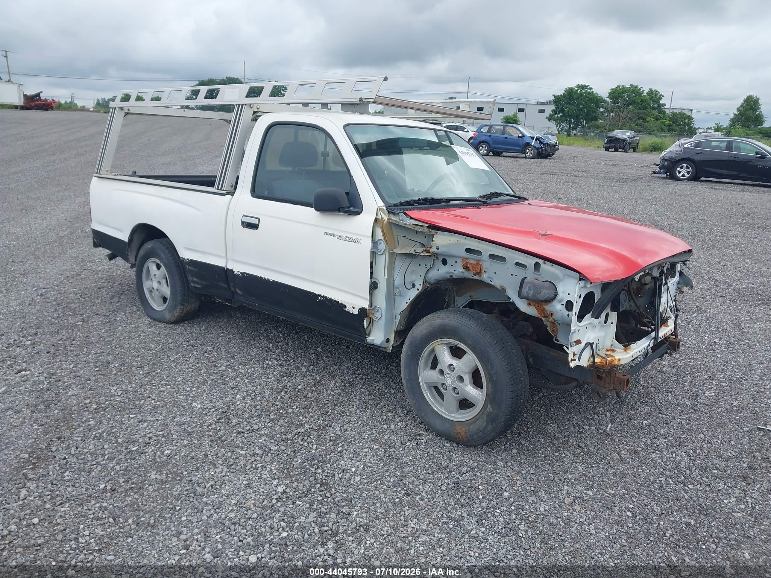 1996 Toyota Tacoma, VIN 4TANL42N8TZ128236 — Front end