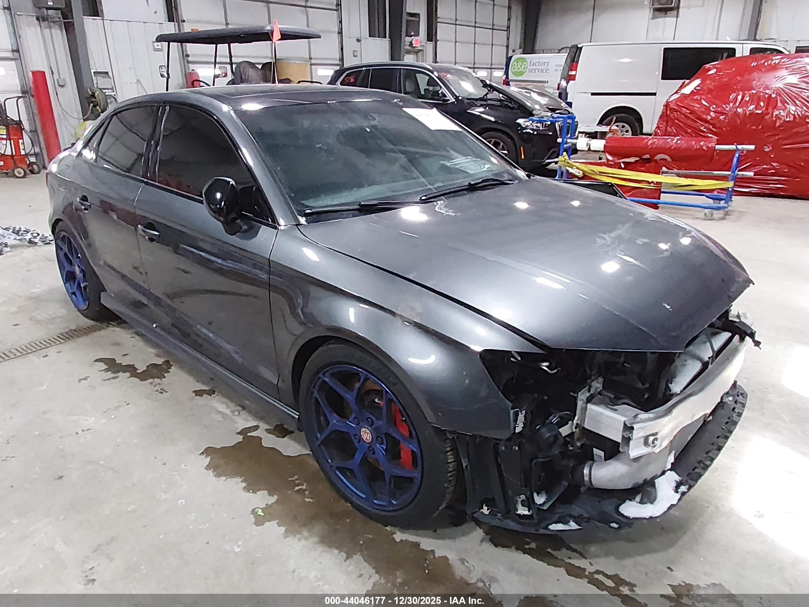 2019 Audi RS 3, VIN WUABWGFF0KA905933 — Front end