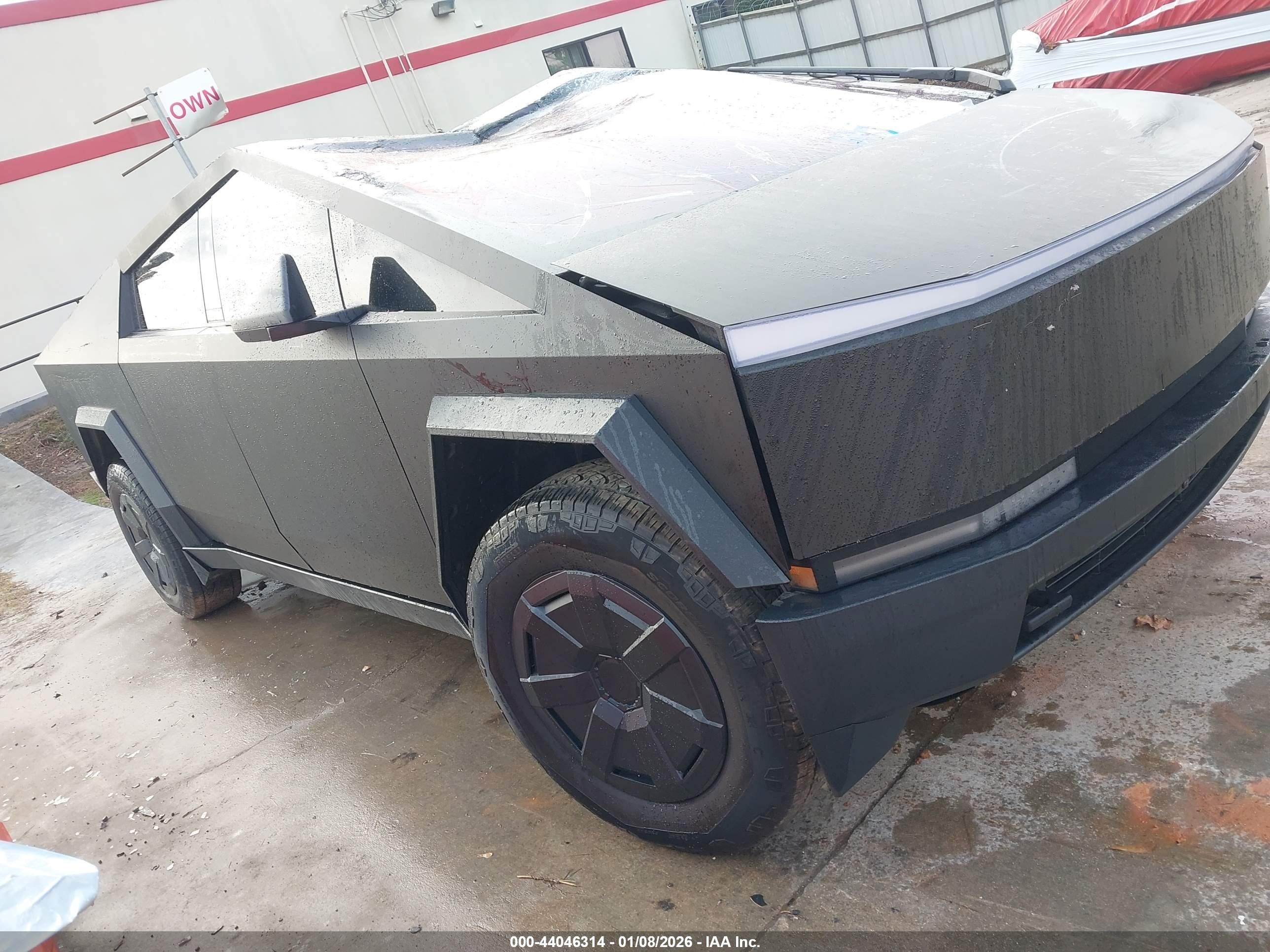 2025 Tesla Cybertruck, VIN 7G2CEHED6SA074241 — Rollover