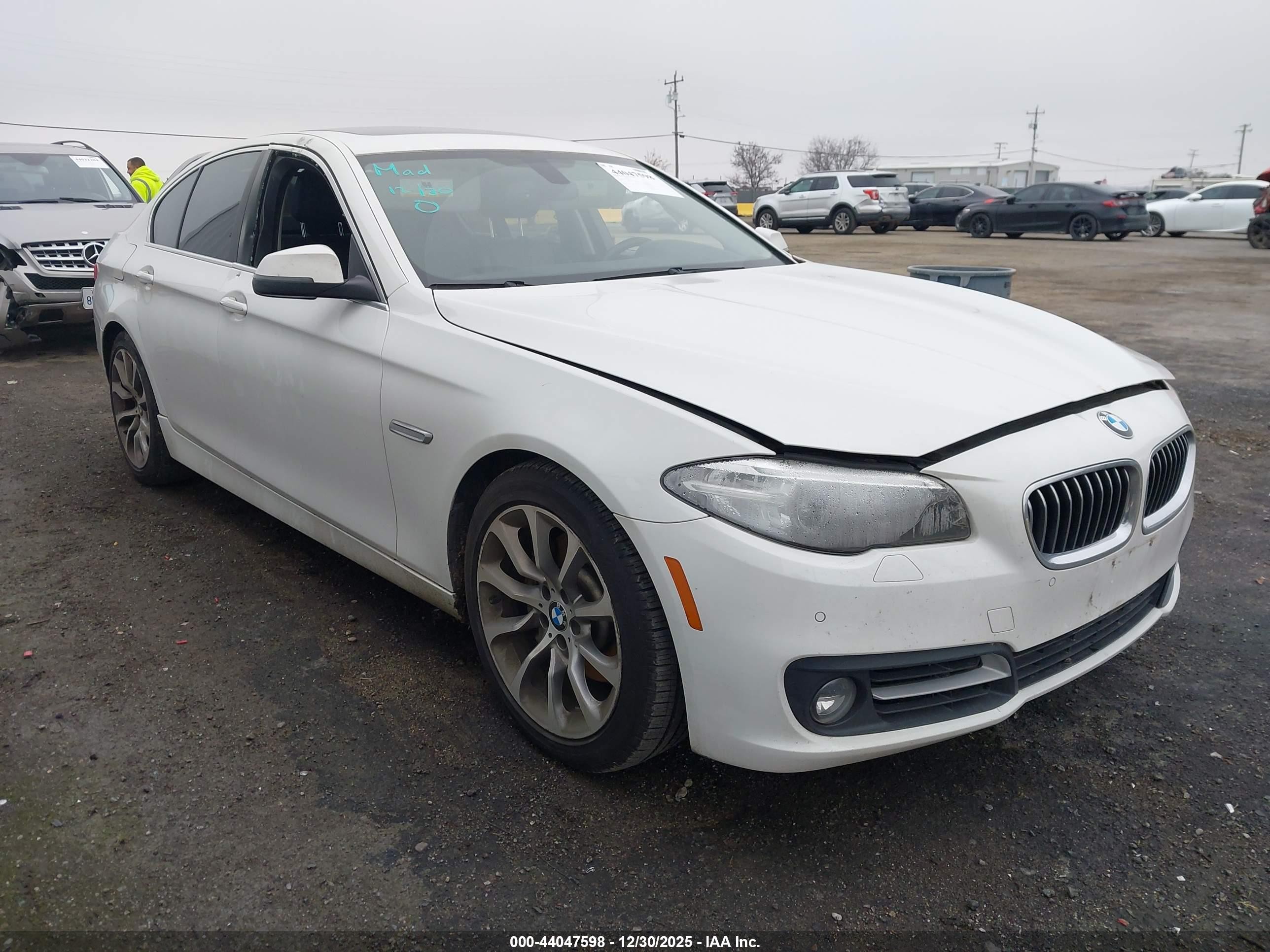 2016 BMW 5 Series 535i, VIN WBA5B1C51GG554126 — Rear end