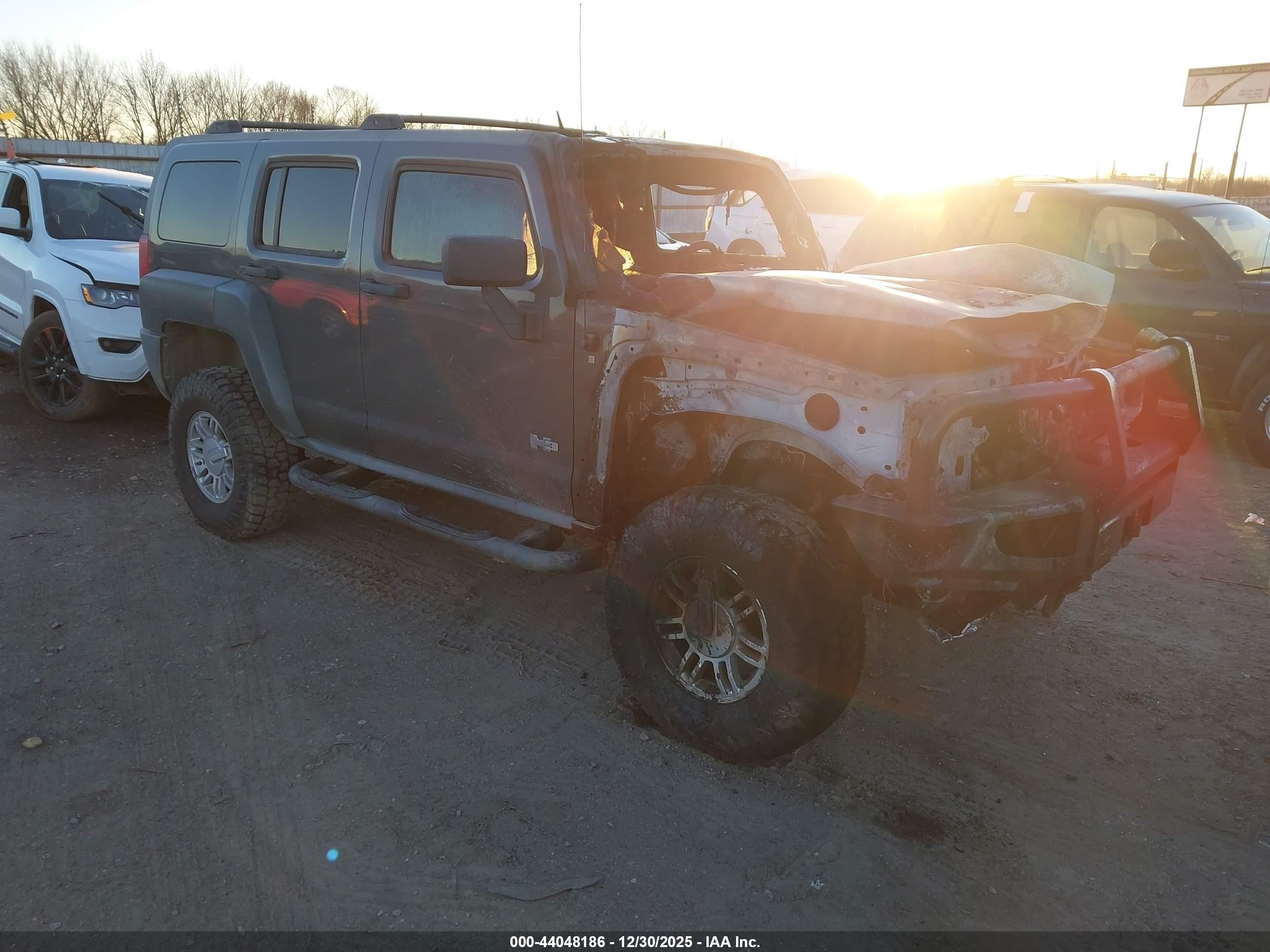 2009 Hummer H3 Adventure, VIN 5GTEN13E998141595 — Engine fire