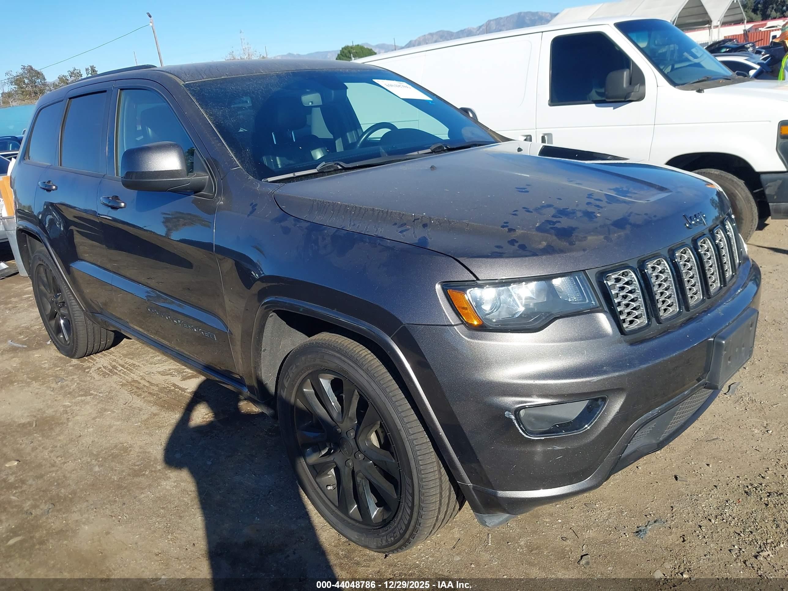 2019 Jeep Grand Cherokee Laredo E, VIN 1C4RJEAG6KC707697 — Normal wear
