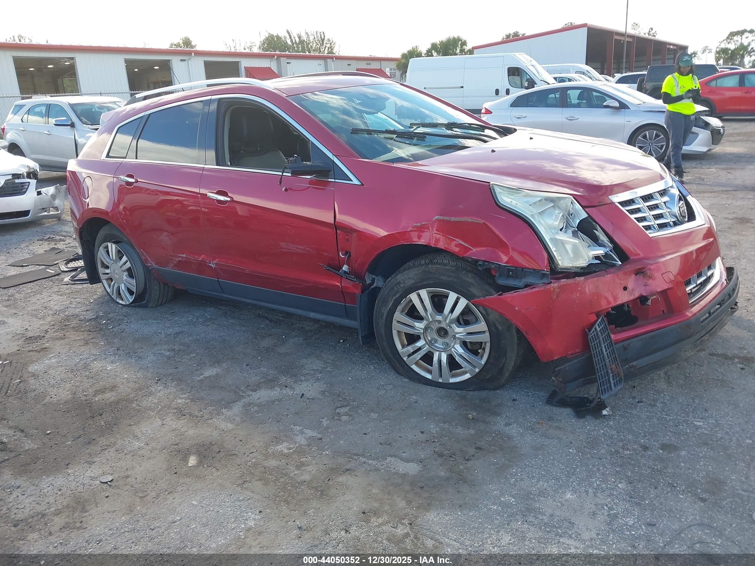 2016 Cadillac SRX Luxury Collection, VIN 3GYFNBE34GS510696 — Front end
