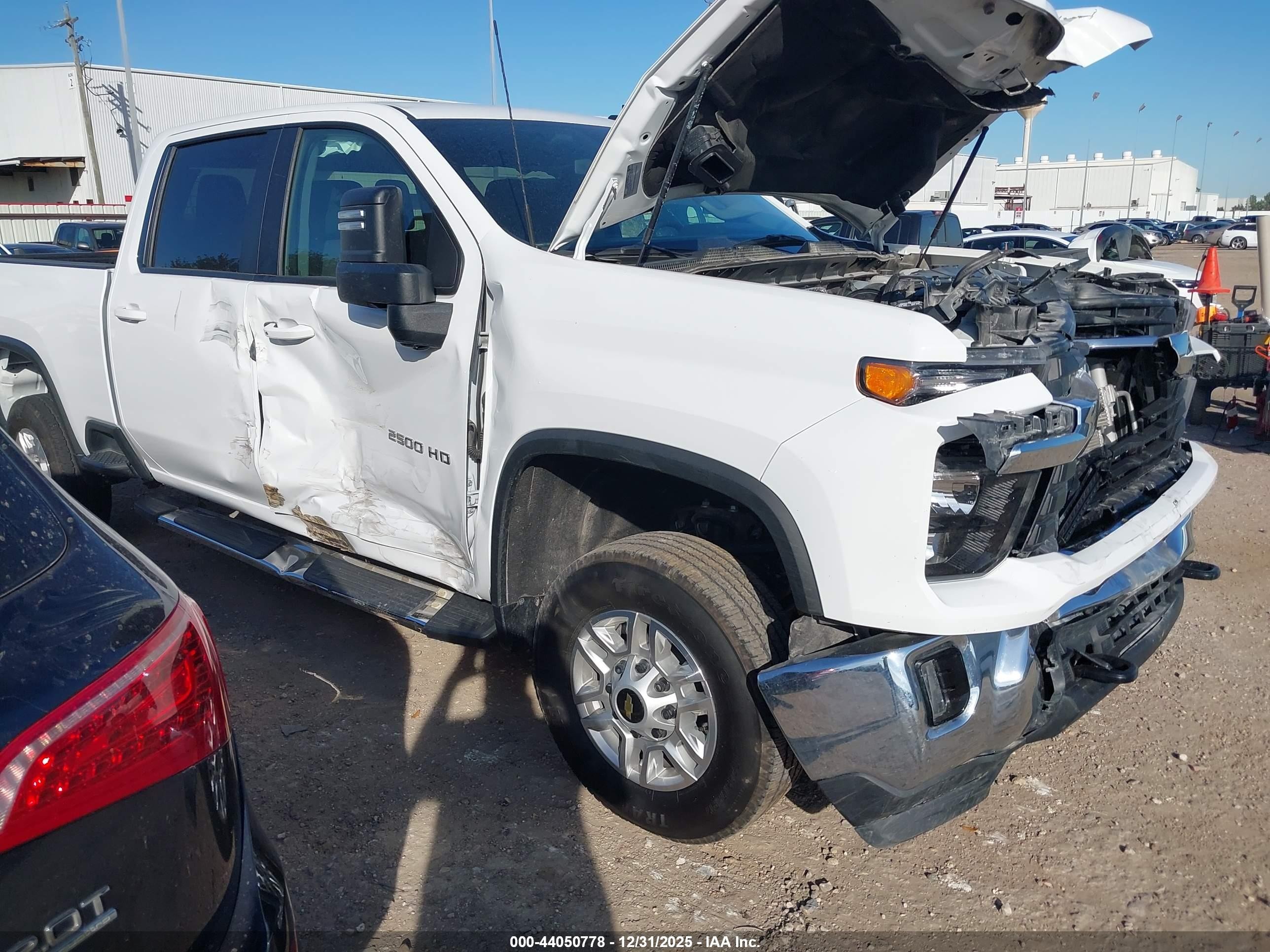 2025 Chevrolet Silverado 2500HD LT, VIN 2GC1KNEY3S1220752 — Перед