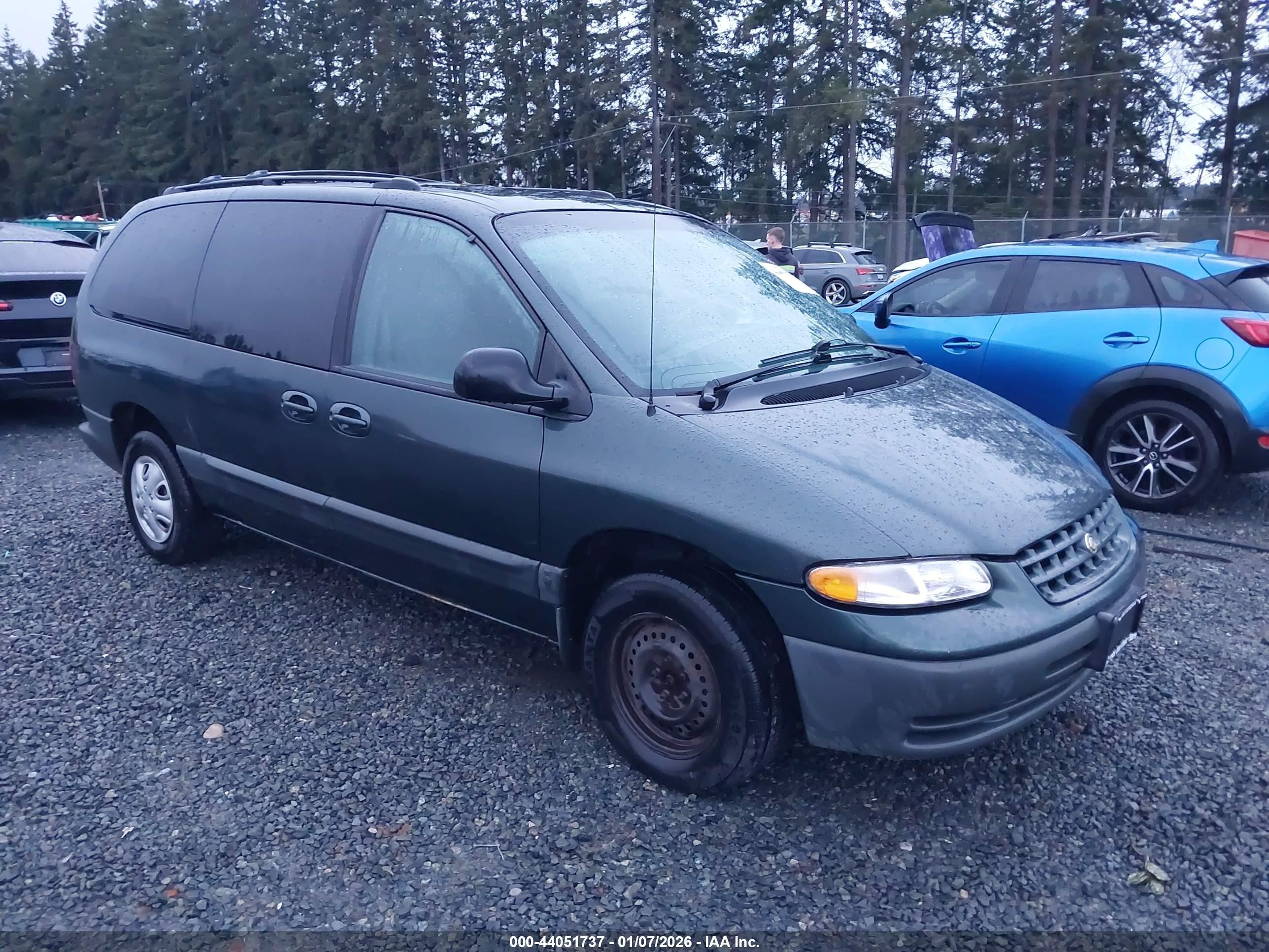 2000 Chrysler Voyager SE, VIN 2C4GJ44GXYR832845 — Вода / потоп