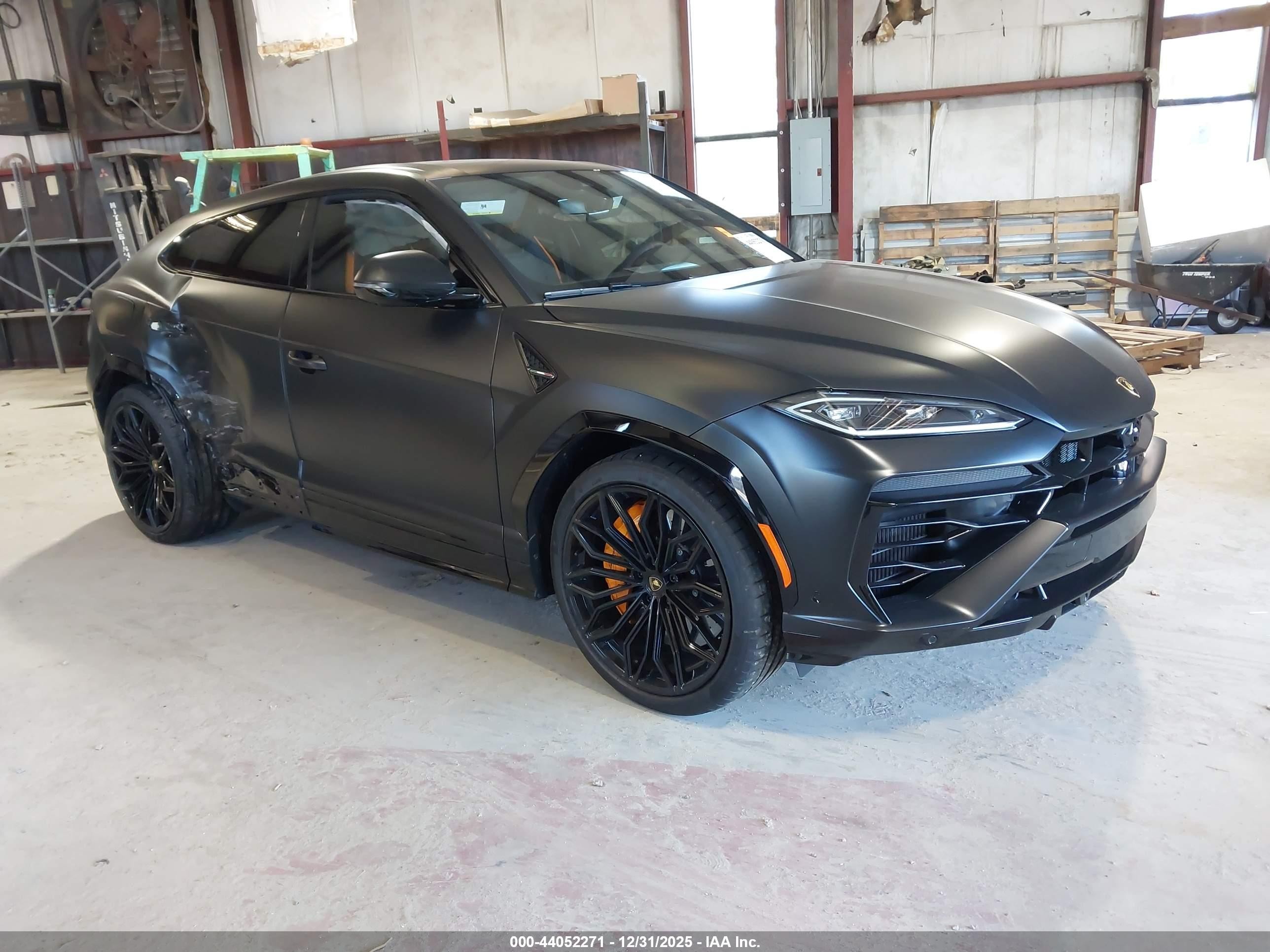 2025 Lamborghini Urus, VIN ZPBUD6ZL1SLA39177 — Бок