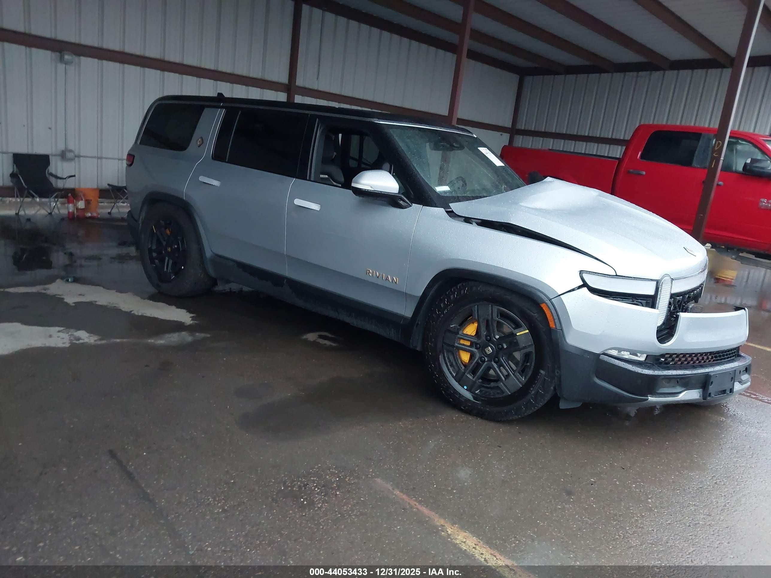 2023 Rivian R1S Adventure, VIN 7PDSGABA5PN018239 — Side