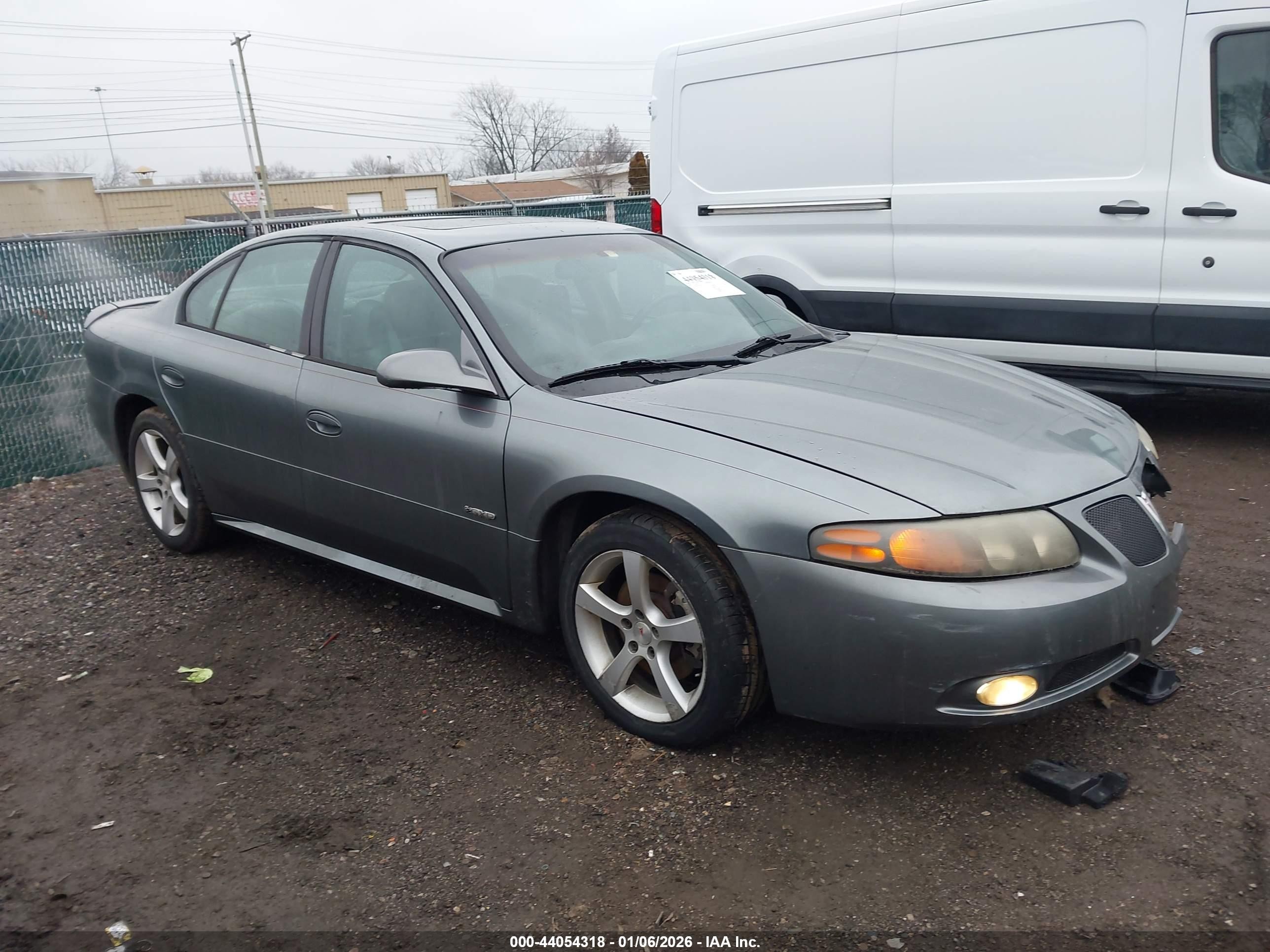 2005 Pontiac Bonneville GXP, VIN 1G2HZ54Y65U106625 — Front end