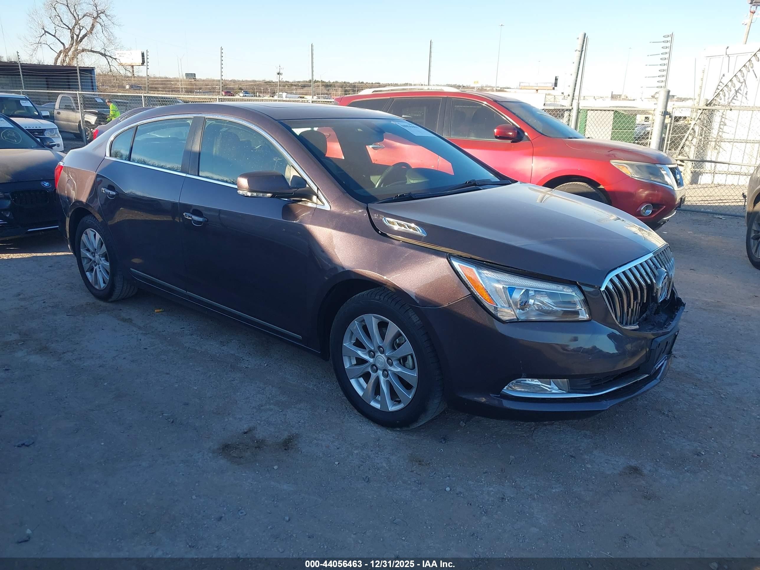 2015 Buick LaCrosse Leather, VIN 1G4GB5GRXFF195925 — Front end