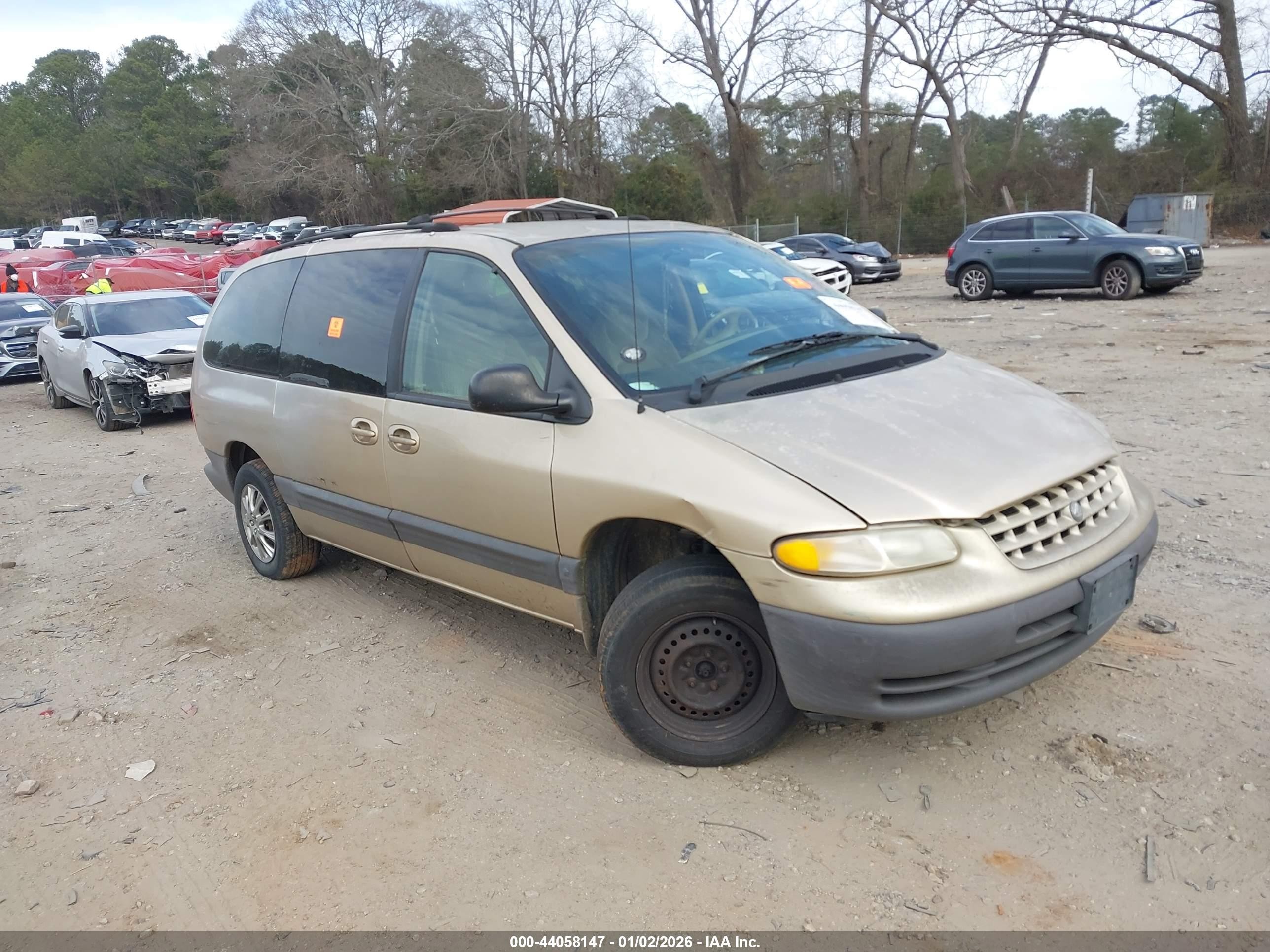 2000 Plymouth Voyager SE, VIN 1P4GP44R4YB556608 — Биологическое загрязнение