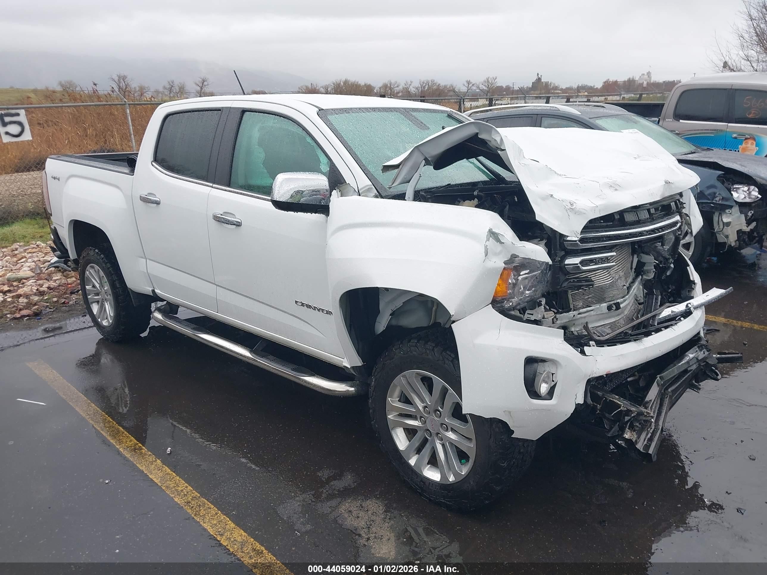 2018 GMC Canyon 4WD SLT, VIN 1GTG6DEN9J1173214 — Front end
