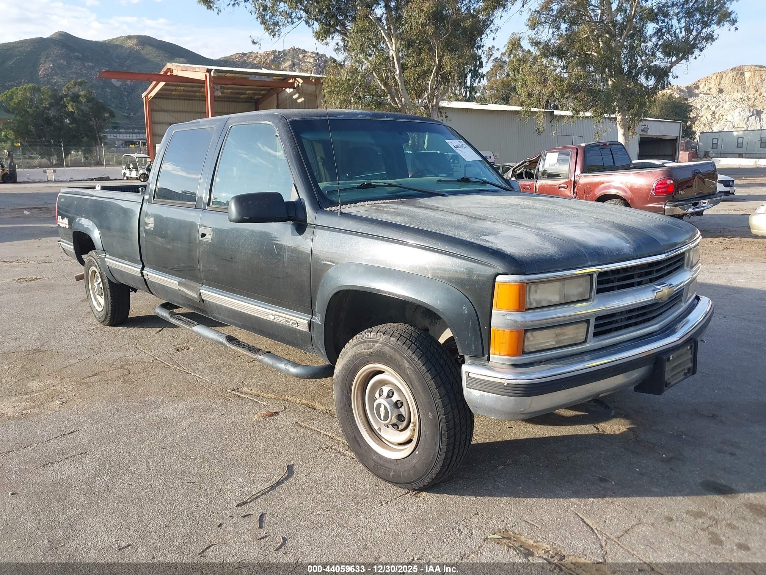 2000 Chevrolet Silverado 3500, VIN 1GCHK33J7YF440311 — Mechanical