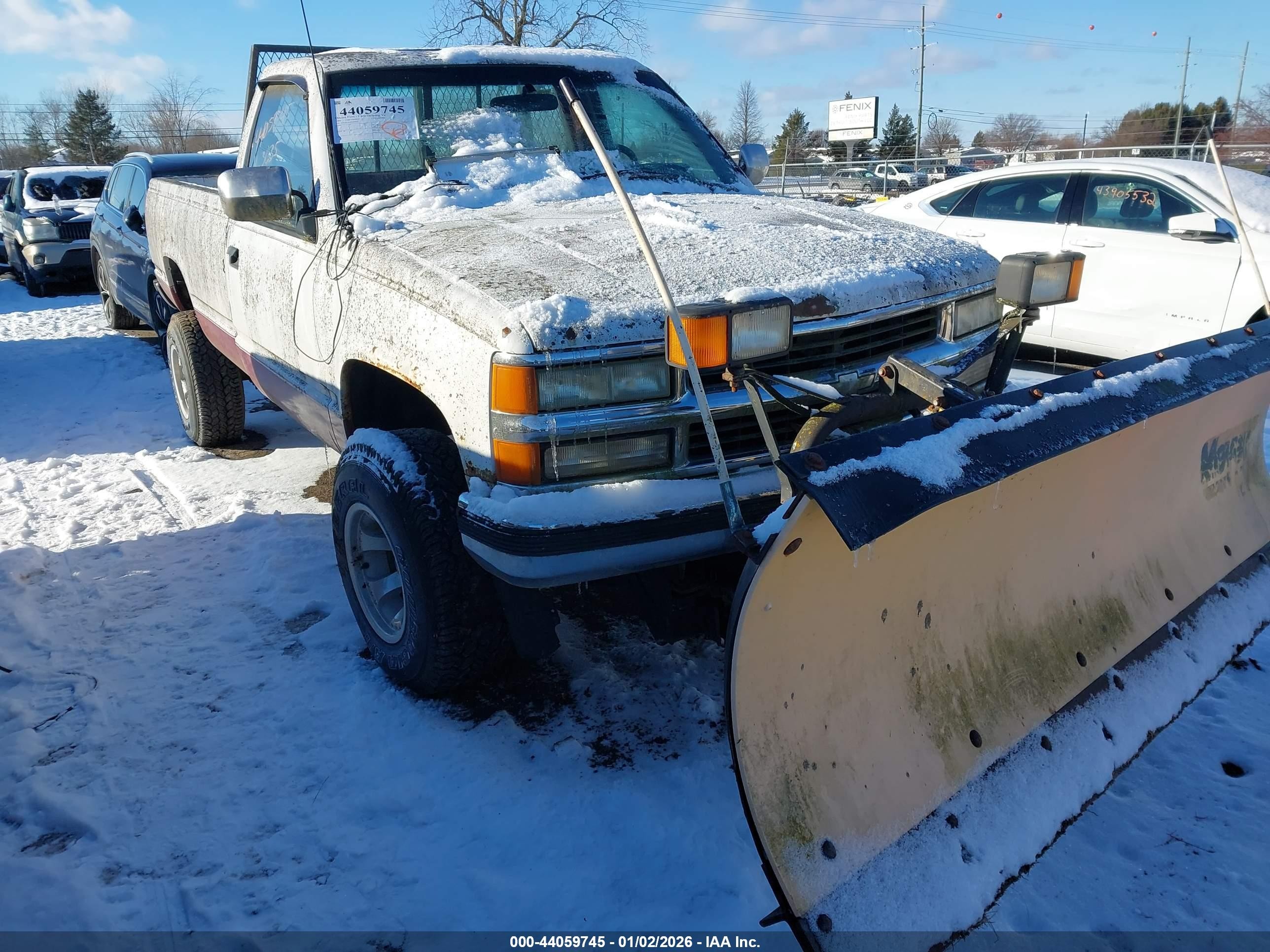 1988 Chevrolet K1500, VIN 2GCDK14H1J1163635 — Front end