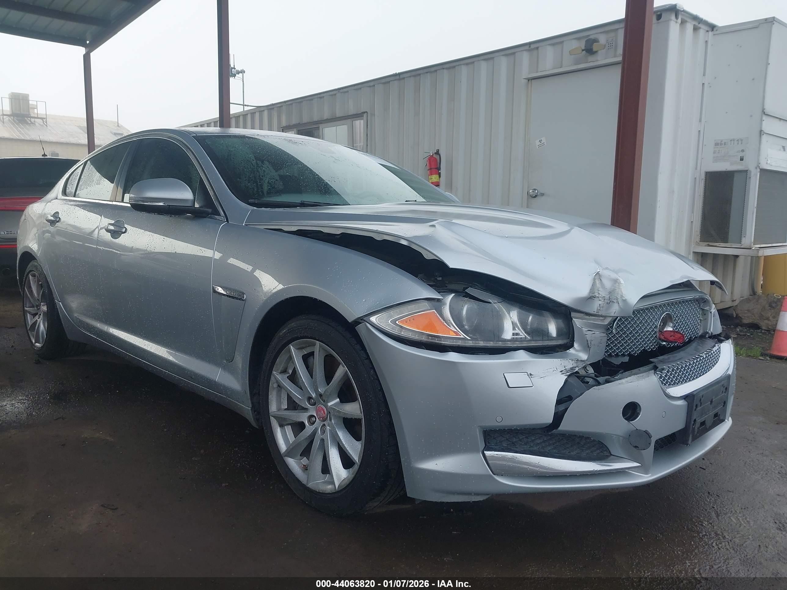 2015 Jaguar XF T Premium, VIN SAJWA0FS9FPU67421 — Front end
