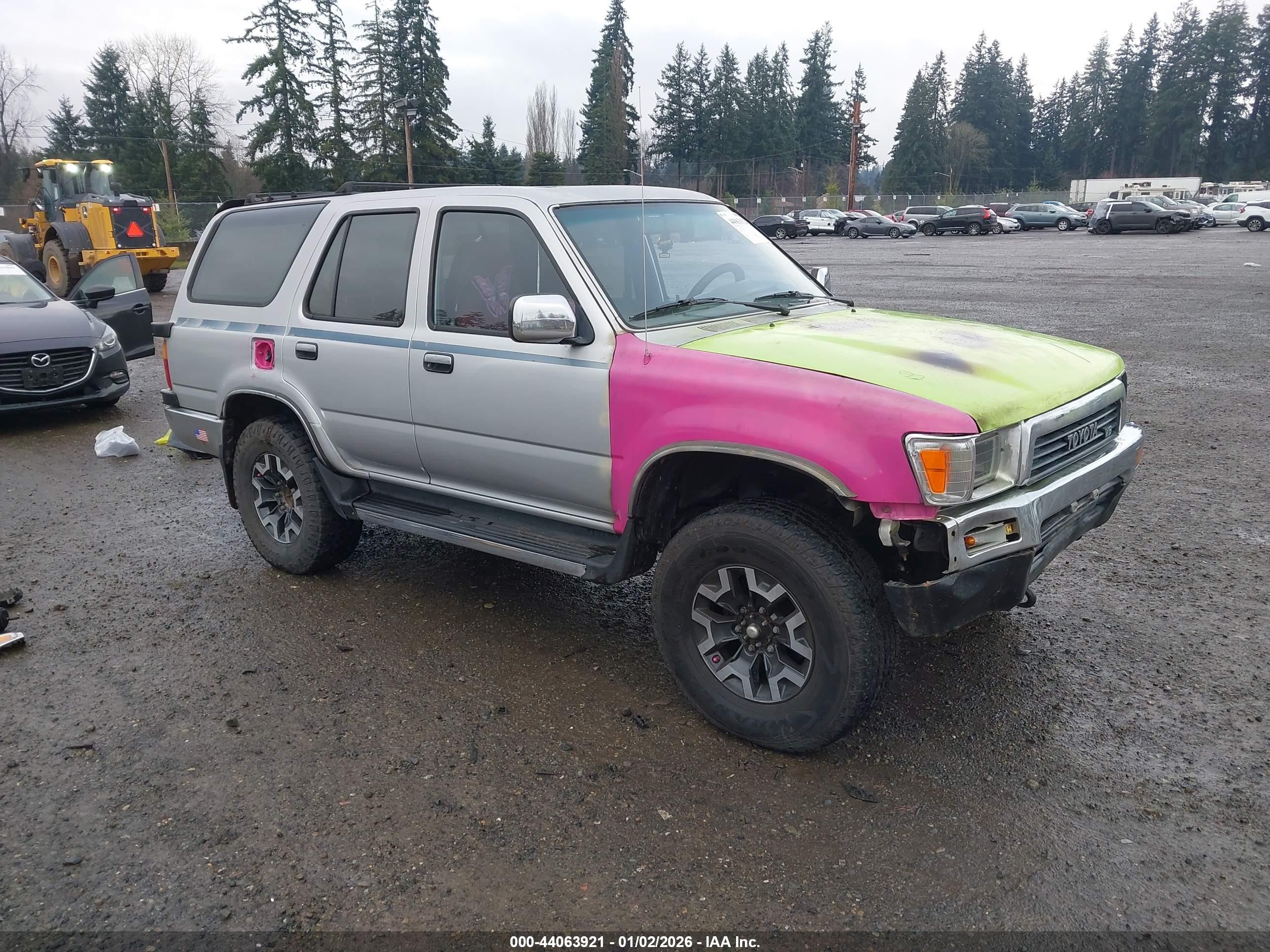 1991 Toyota 4Runner, VIN JT3VN39W7M8032908 — Front end