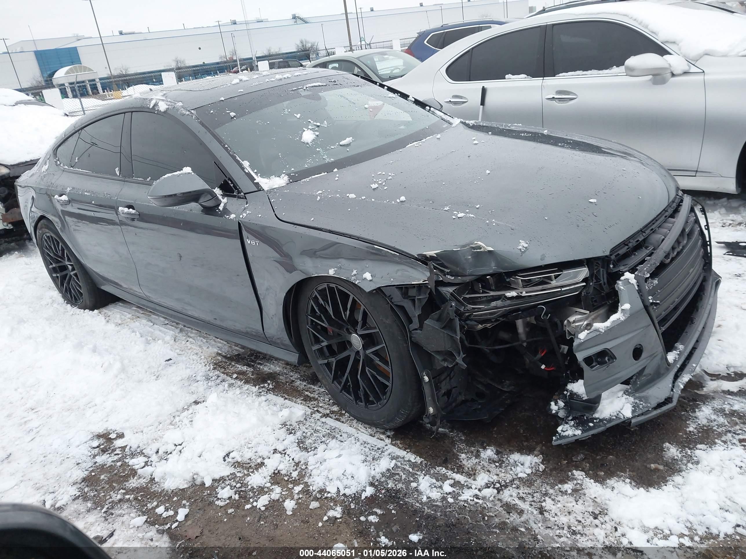 2016 Audi S7, VIN WAUW2AFC4GN132667 — Front end