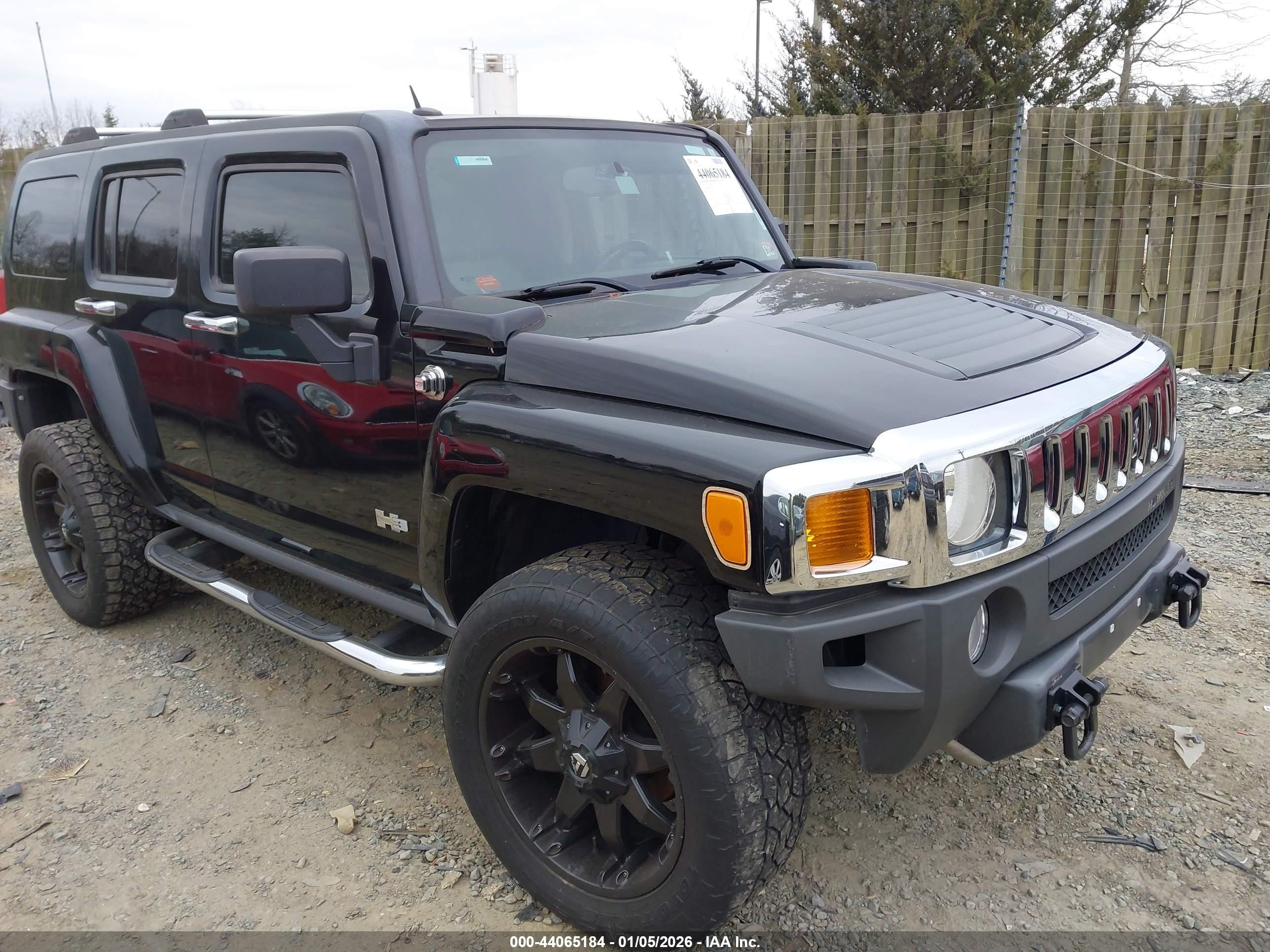 2010 Hummer H3 Luxury, VIN 5GTMNJEE9A8120226 — Normal wear