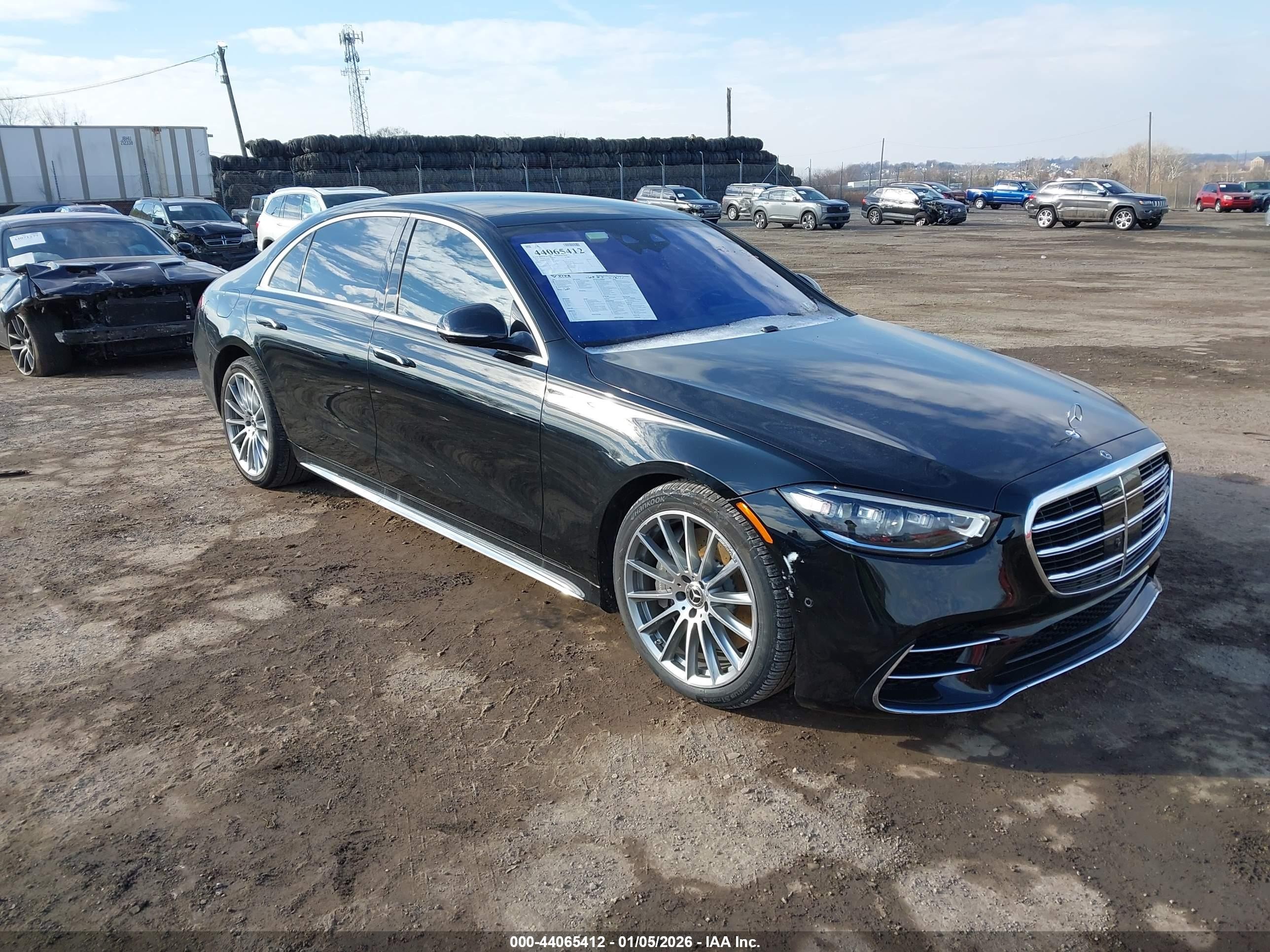 2022 Mercedes-Benz S 580, VIN W1K6G7GBXNA153692 — Side