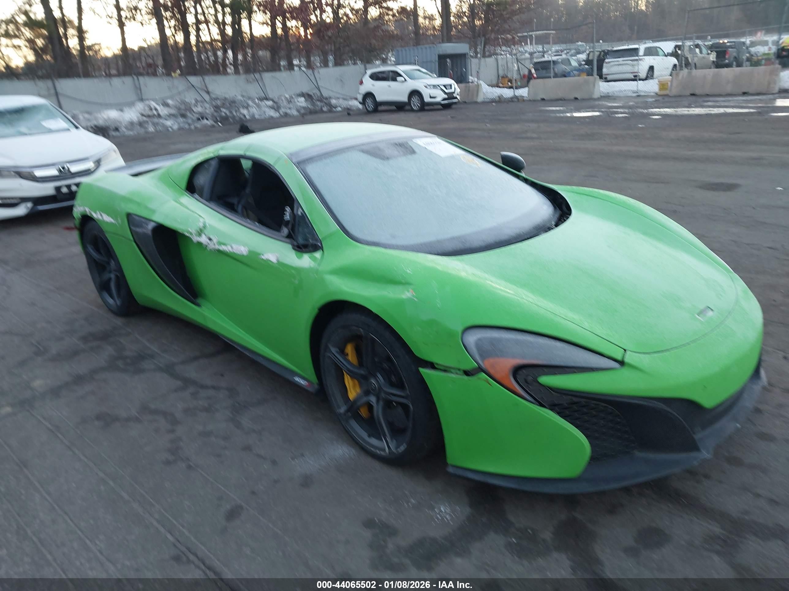 2015 McLaren 650S, VIN SBM11FAA0FW004090 — Side