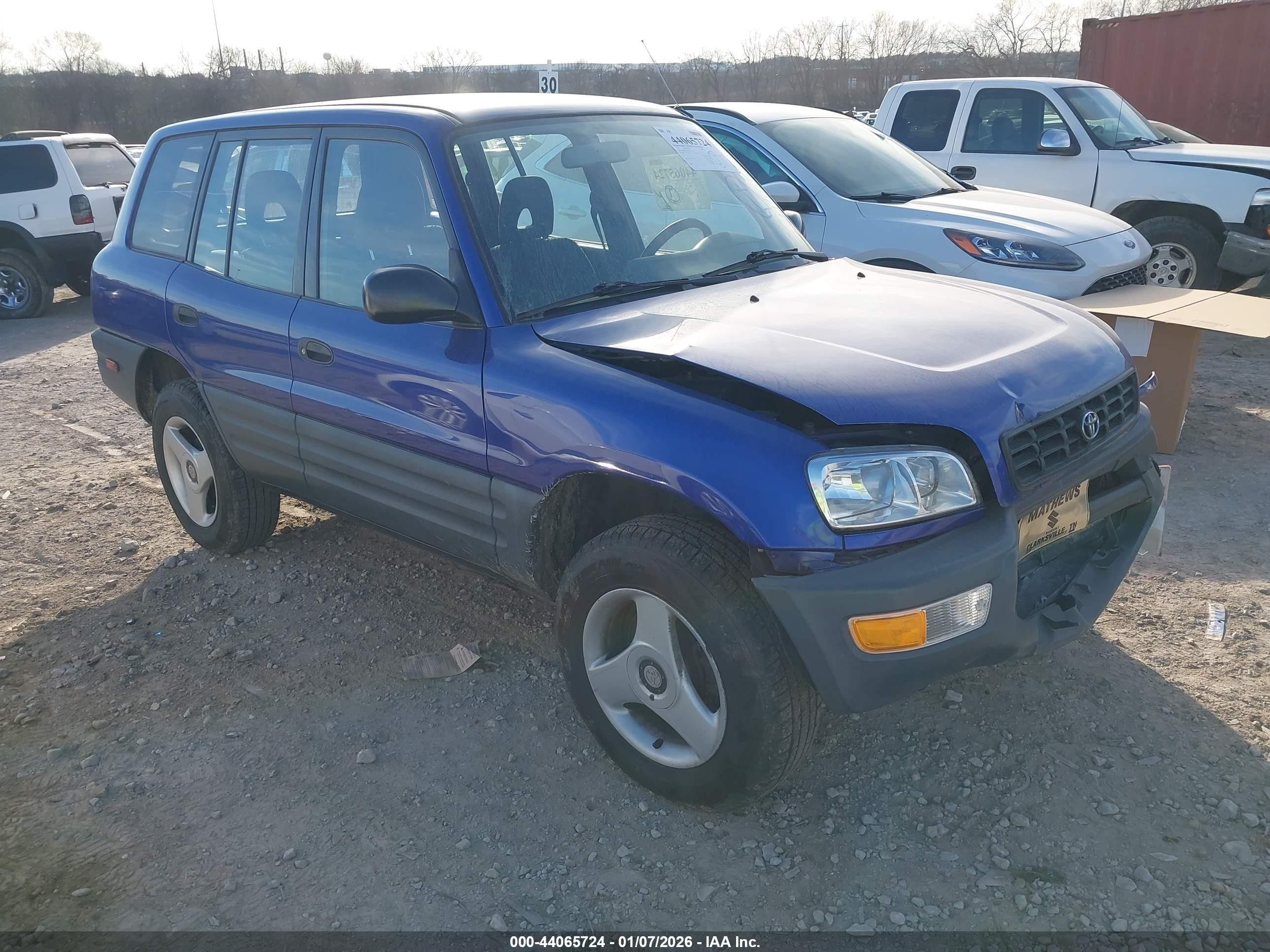 1998 Toyota RAV4, VIN JT3HP10V0W0161221 — Front end