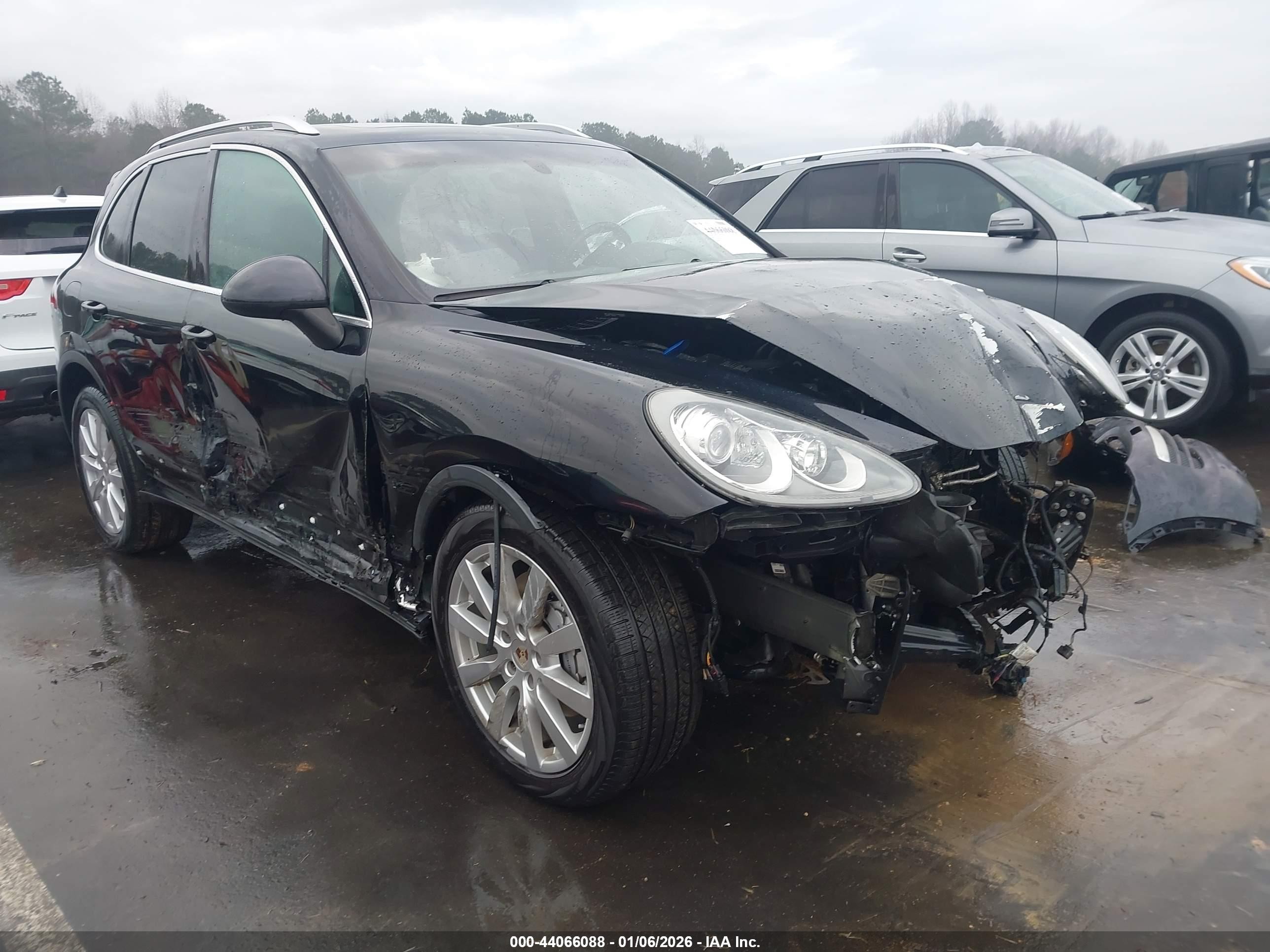 2012 Porsche Cayenne S, VIN WP1AB2A21CLA49039 — Front end