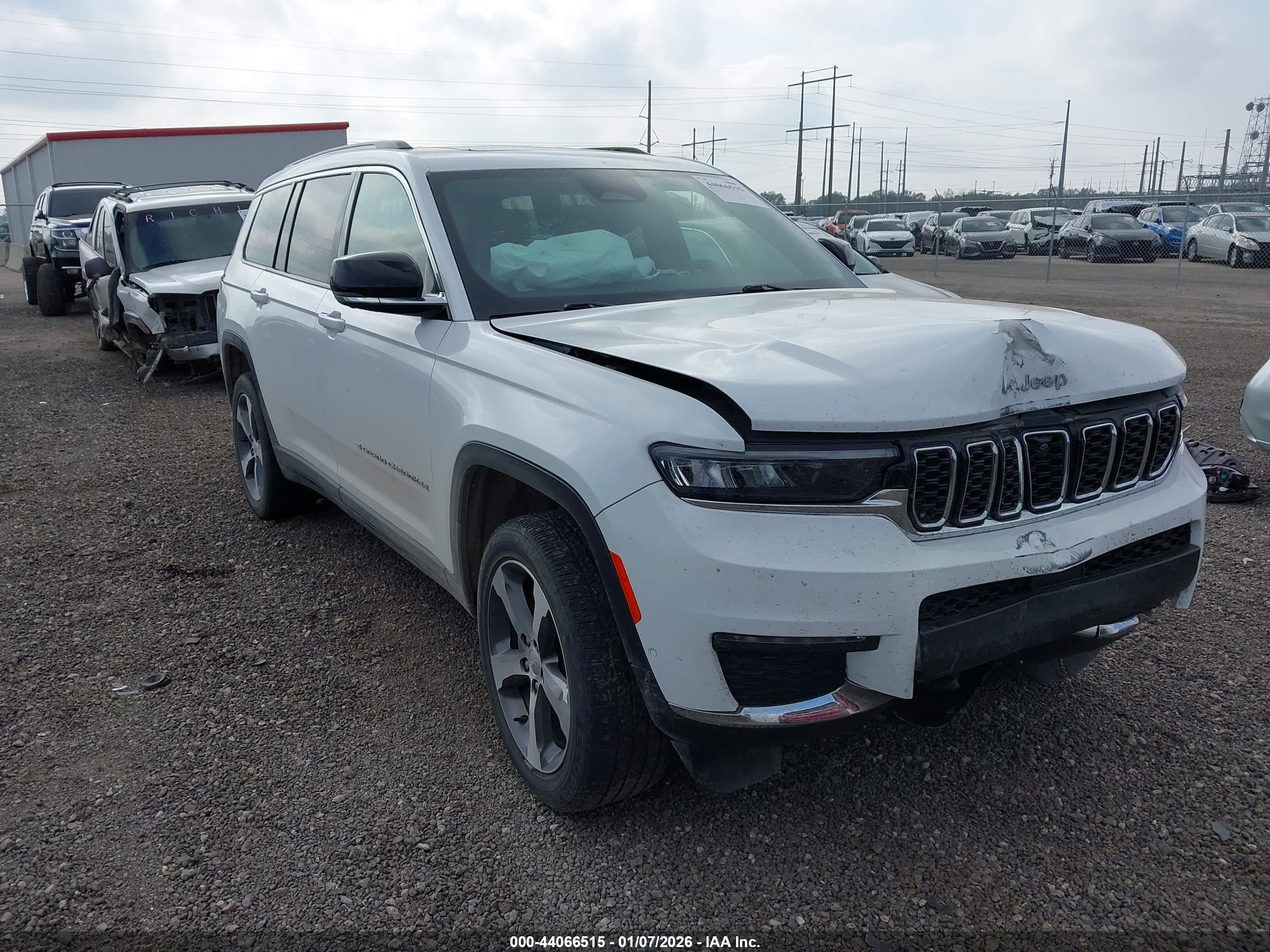 2024 Jeep Grand Cherokee Limited, VIN 1C4RJJBG0R8504809 — Front end