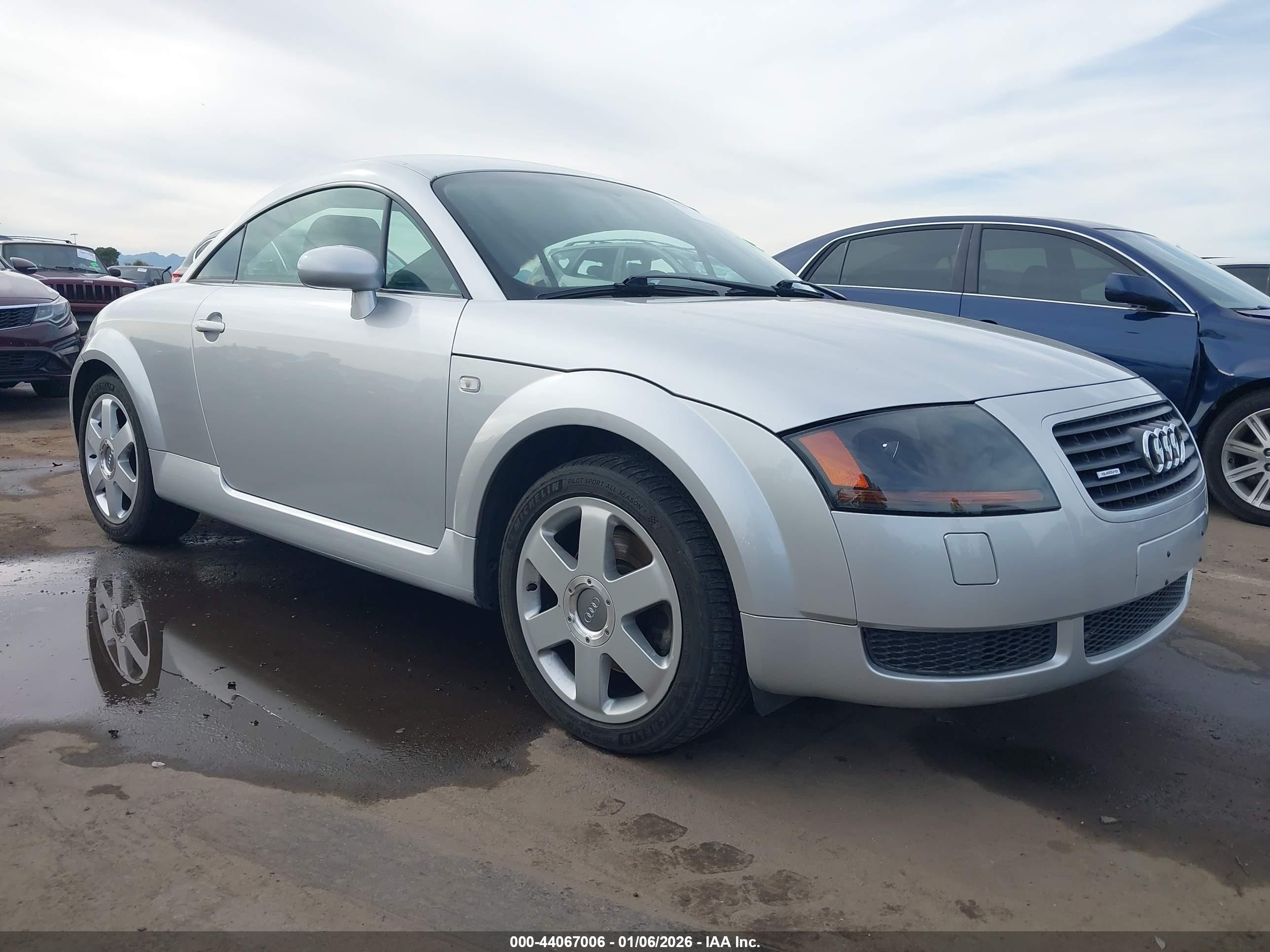2000 Audi TT, VIN TRUUC28N2Y1014126 — Пожар