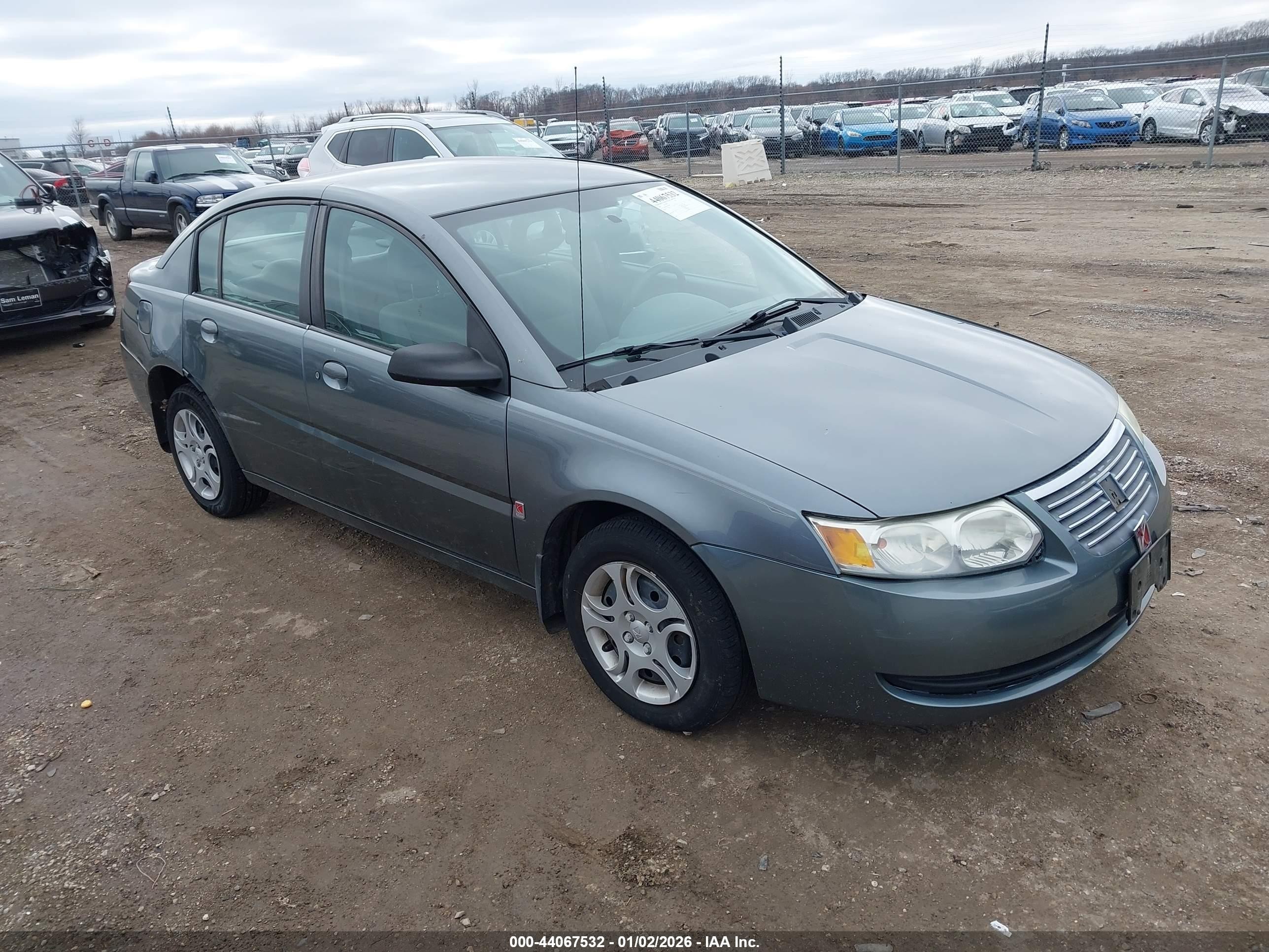 2005 Saturn ION ION 2, VIN 1G8AJ52F75Z147638 — Side