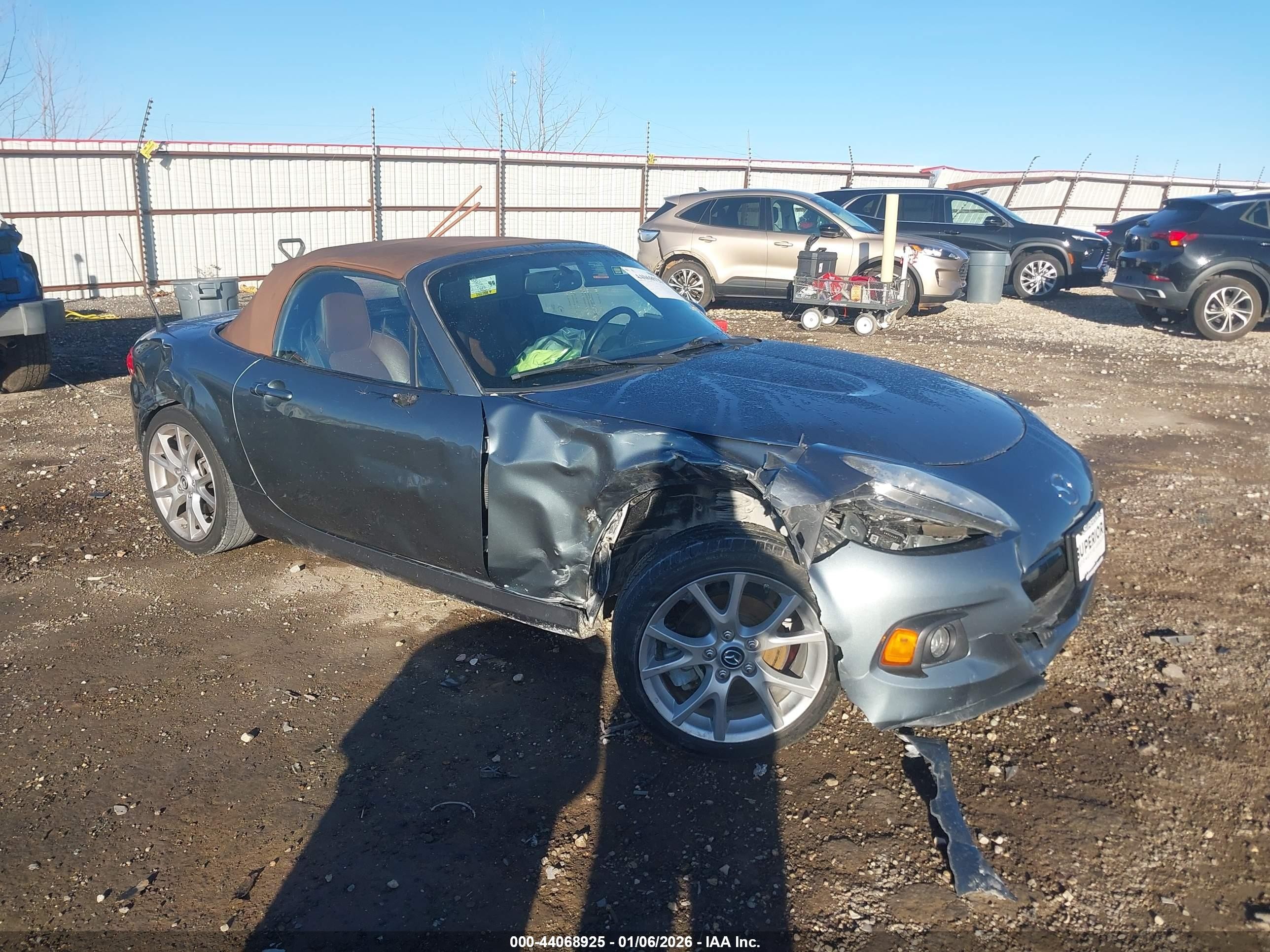 2013 Mazda MX-5 Miata Grand Touring, VIN JM1NC2NF8D0232356 — Front end