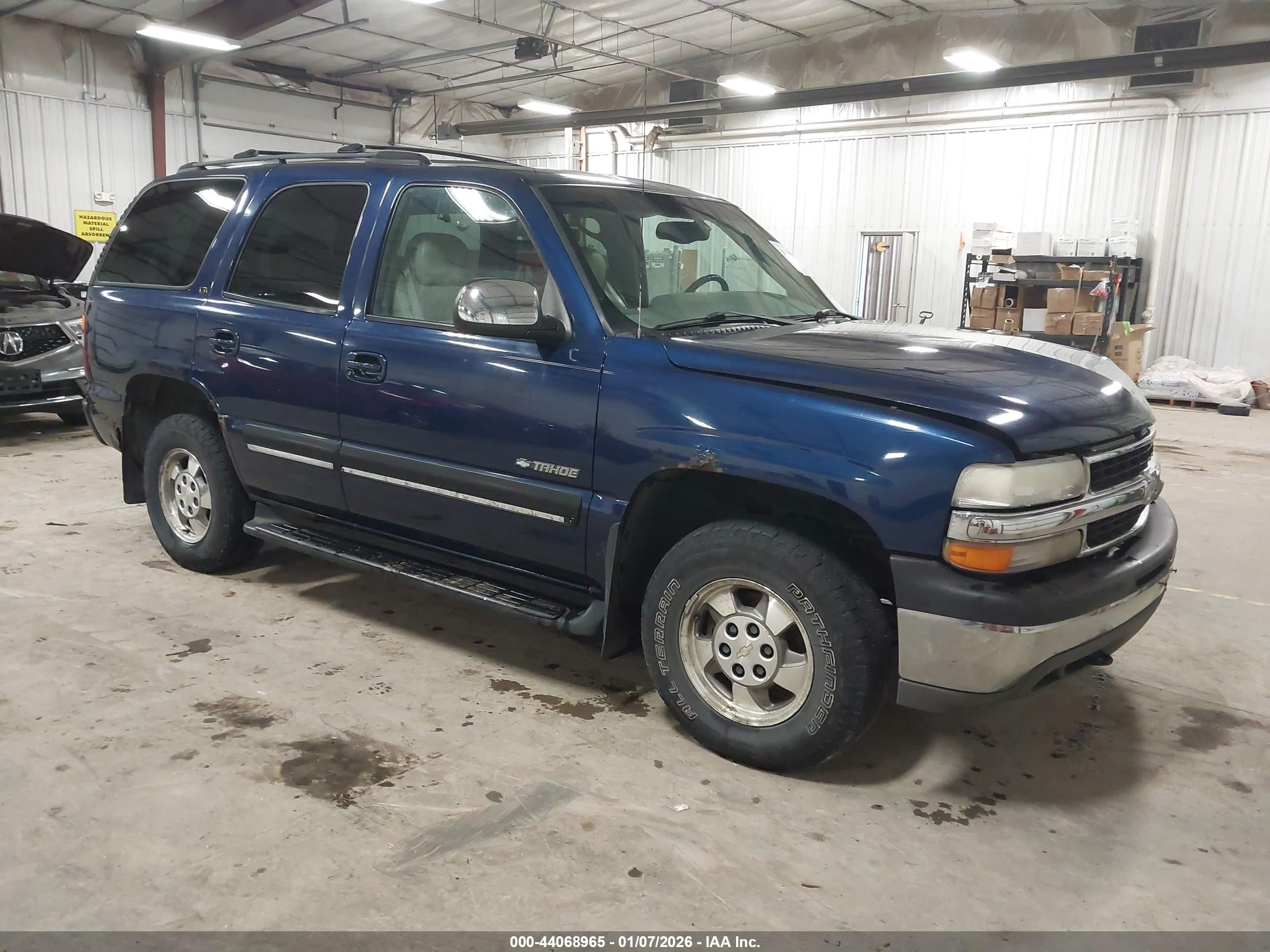 2001 Chevrolet Tahoe LT, VIN 1GNEK13T01J163763 — Side