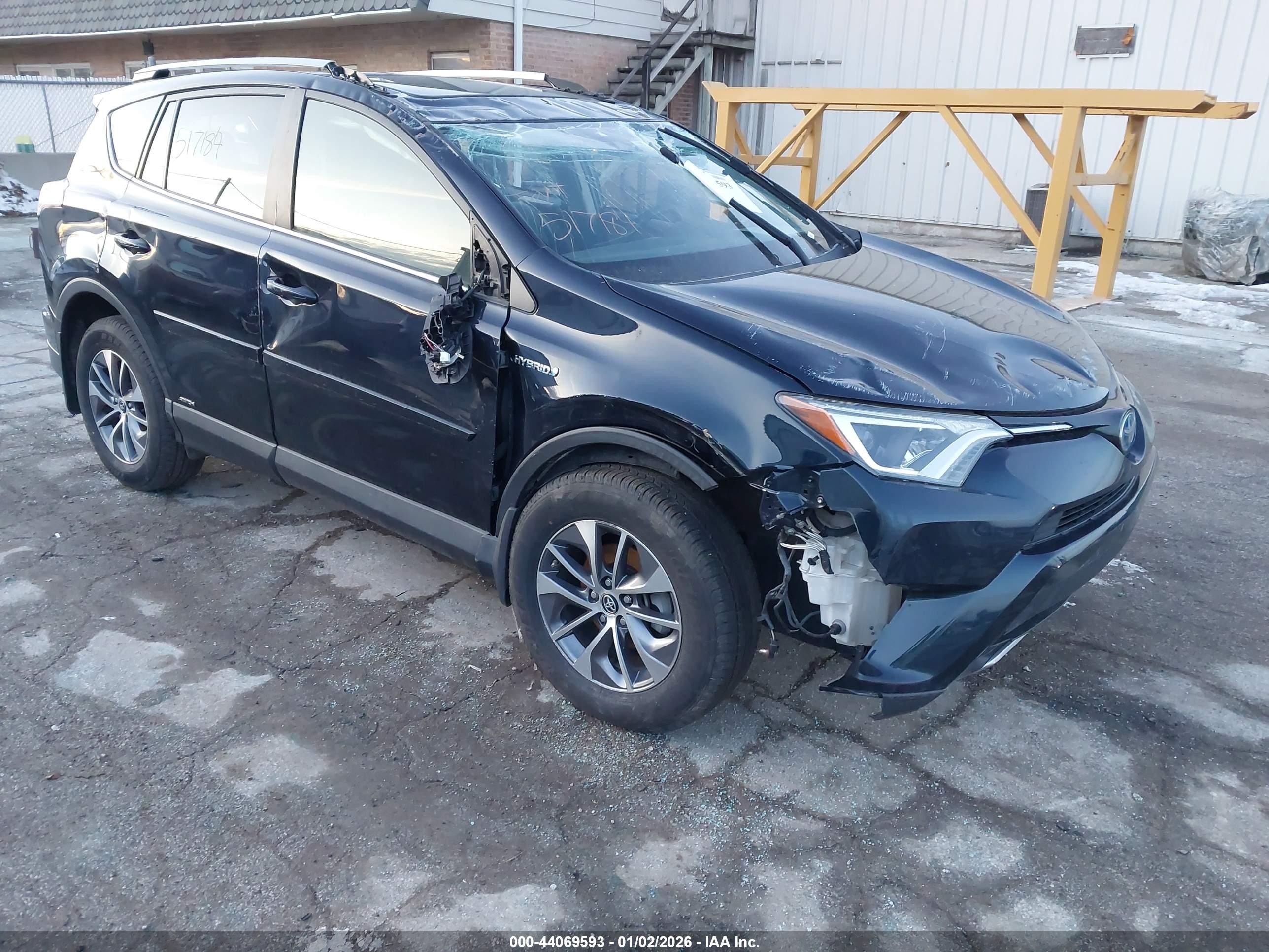 2017 Toyota RAV4 XLE, VIN JTMRJREV1HD129270 — Rollover