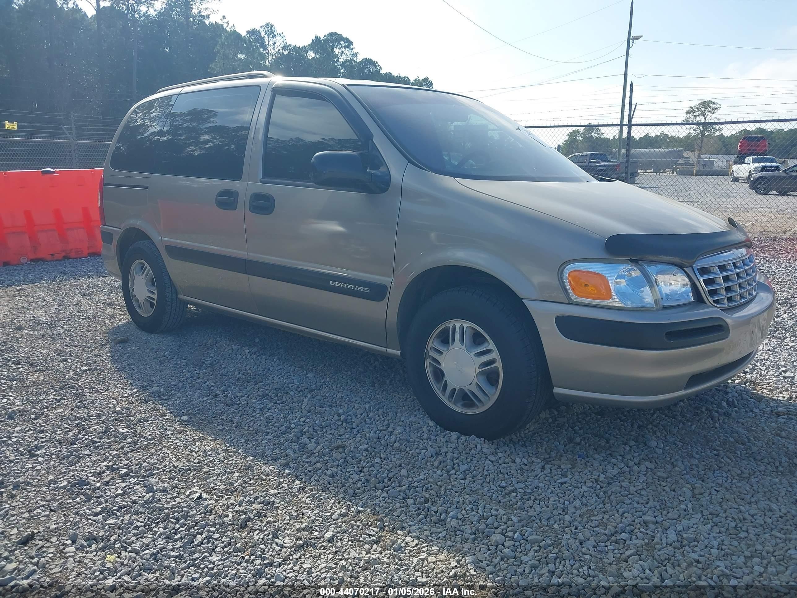 1998 Chevrolet Venture 1SA, VIN 1GNDU03E1WD132965 — Normal wear