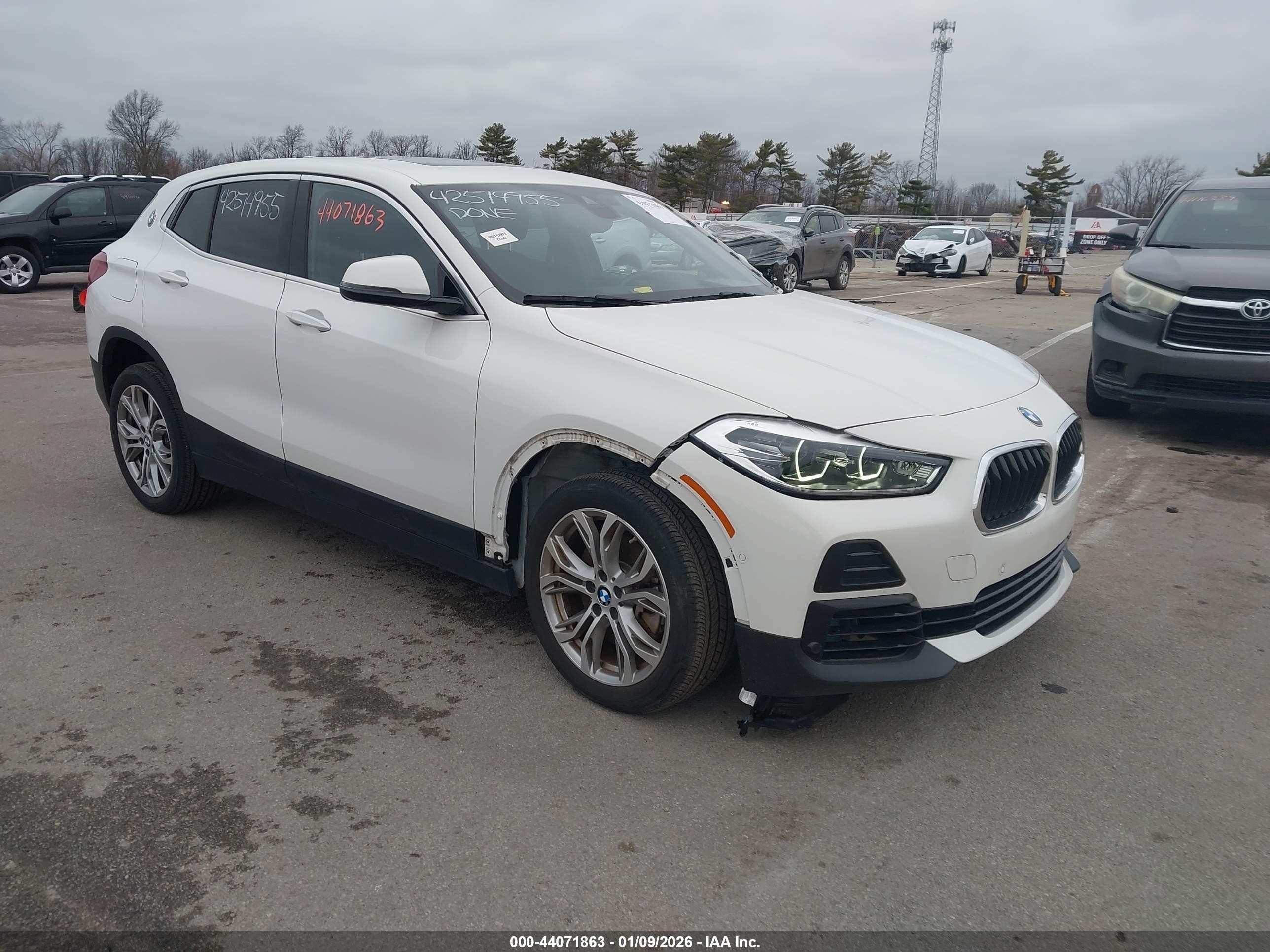 2022 BMW X2 xDrive28i, VIN WBXYJ1C08N5T51950 — Перед