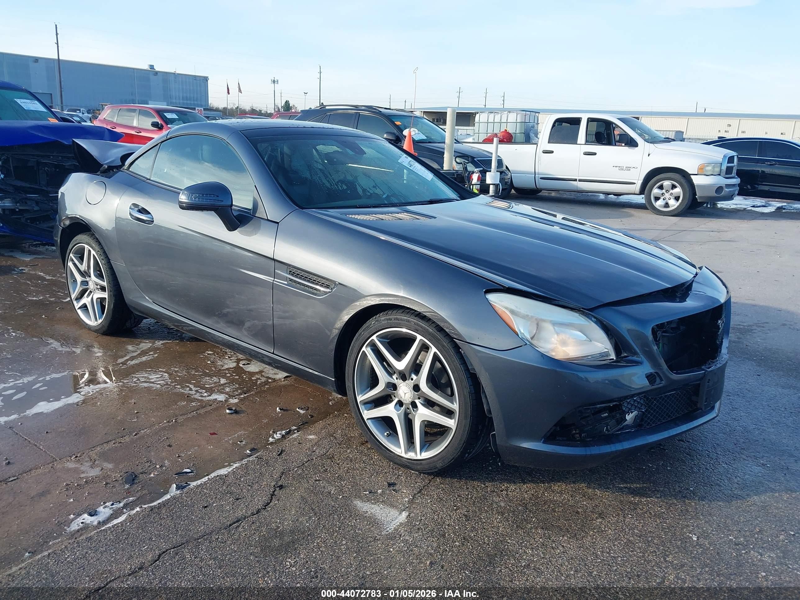 2015 Mercedes-Benz SLK 250, VIN WDDPK4HA2FF103008 — Rear end