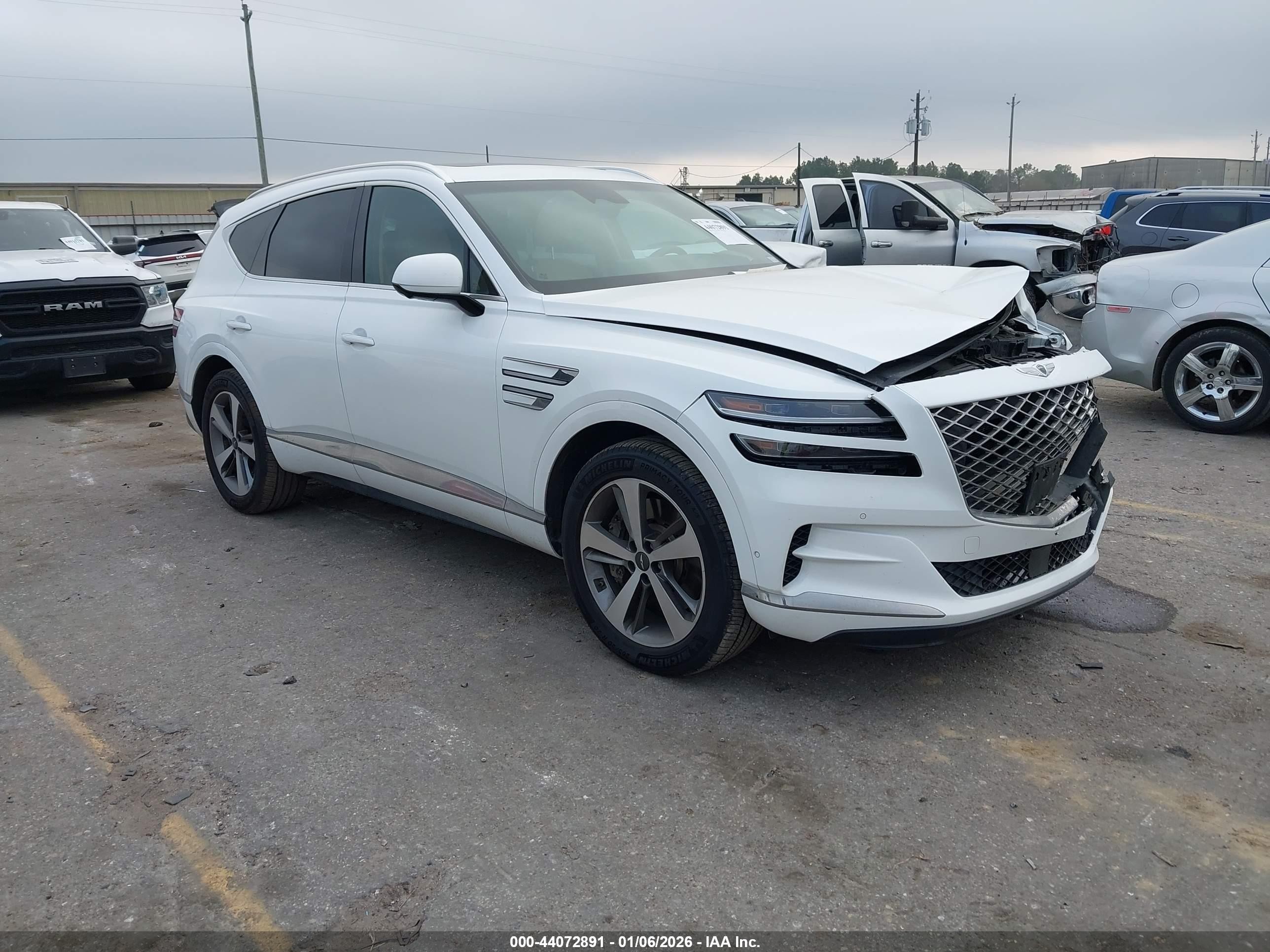 2021 Genesis GV80, VIN KMUHCESC8MU068671 — Front end