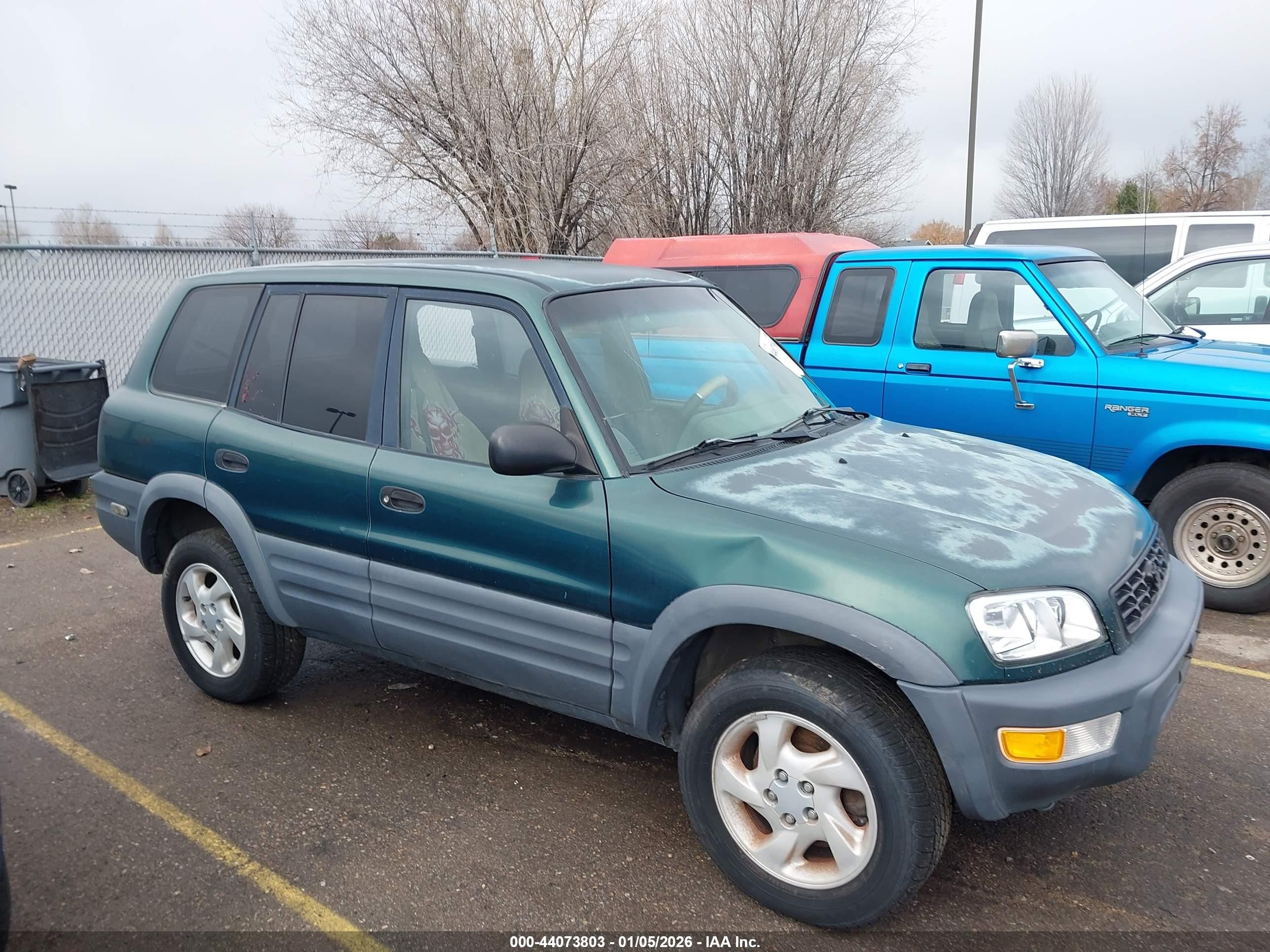 1998 Toyota RAV4, VIN JT3HP10V1W0166475 — All over