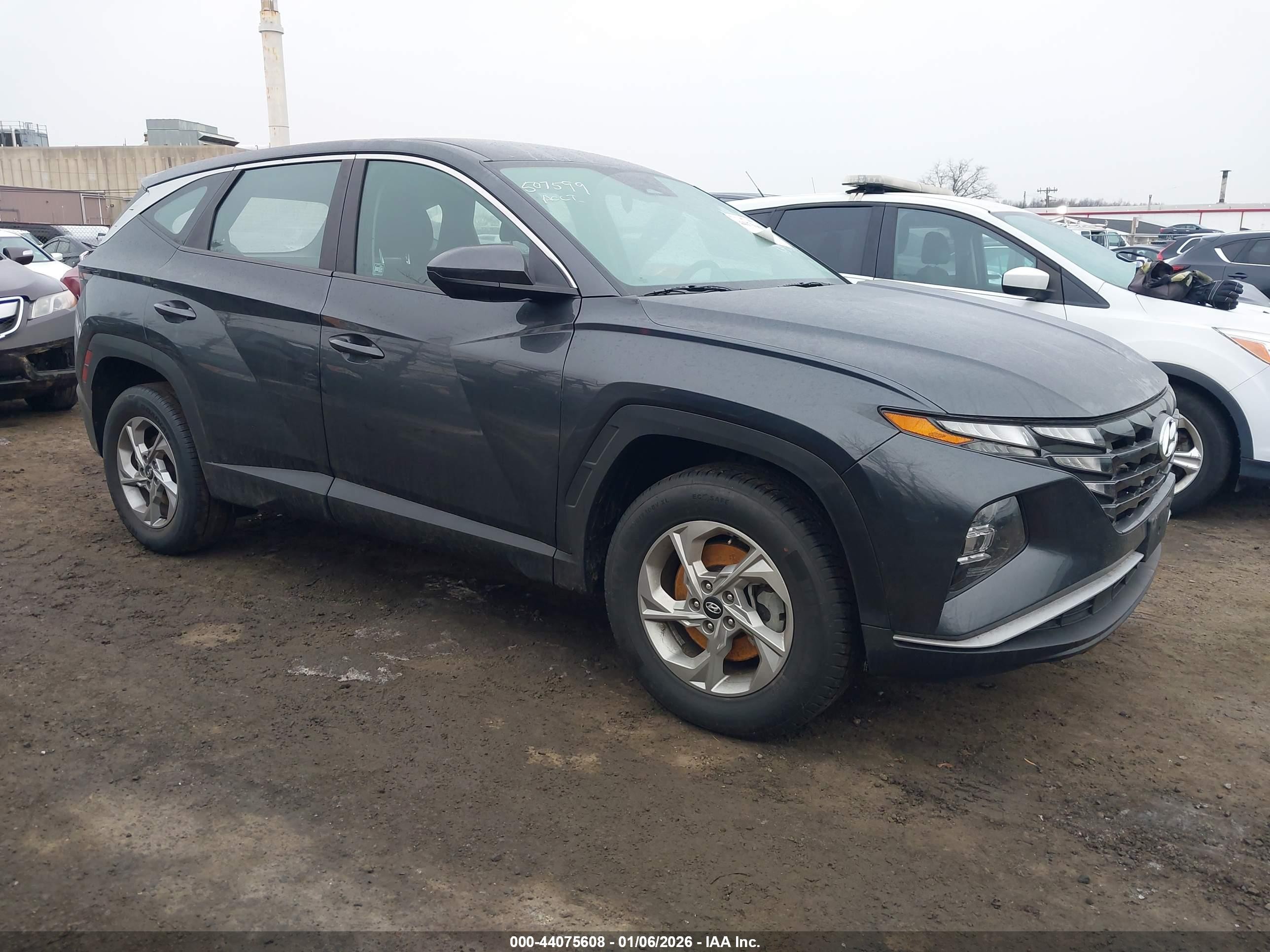 2022 Hyundai Tucson SE, VIN 5NMJACAE5NH027635 — Front end