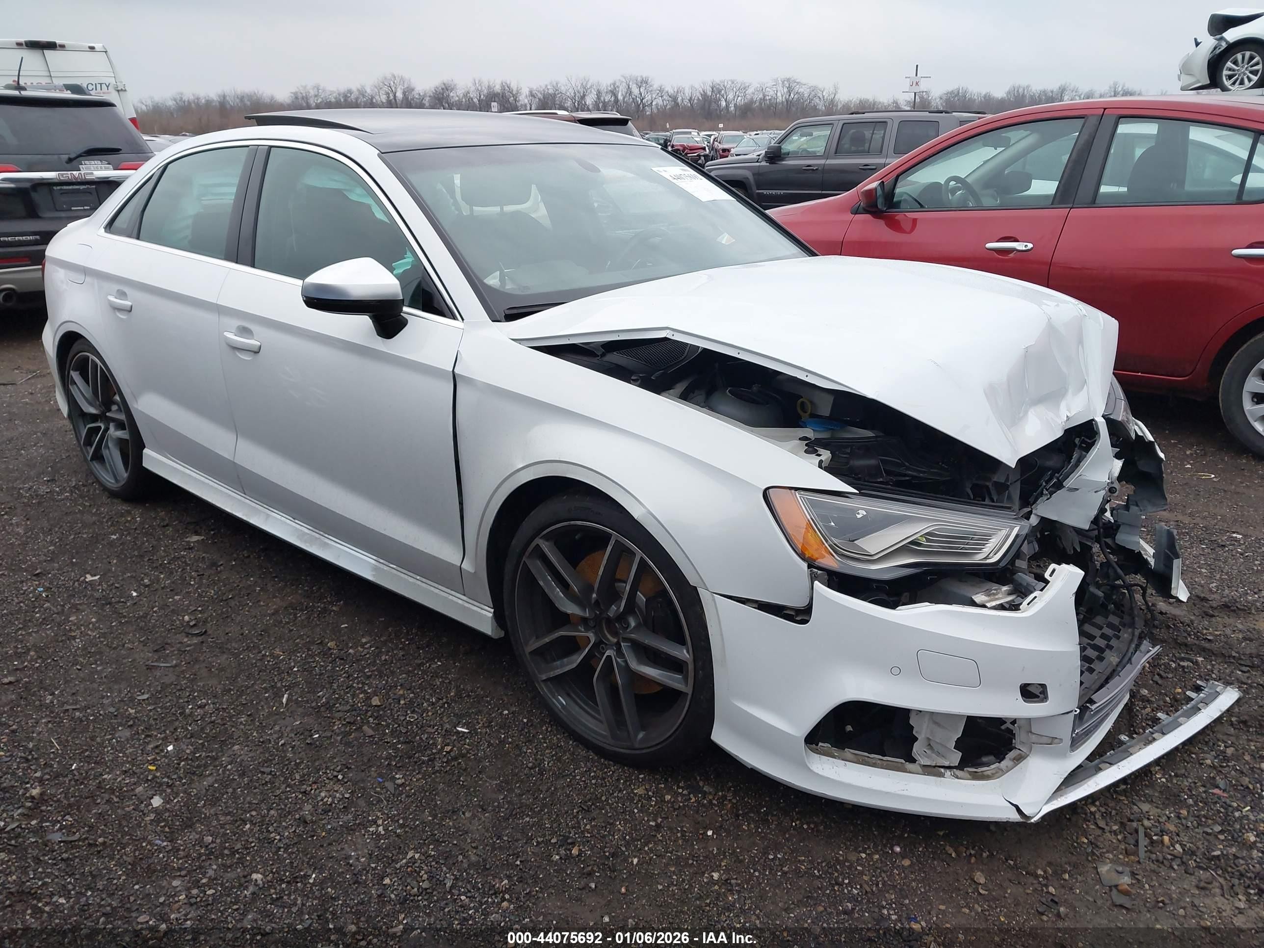 2015 Audi S3 Prestige, VIN WAUFFGFF3F1087311 — Перед